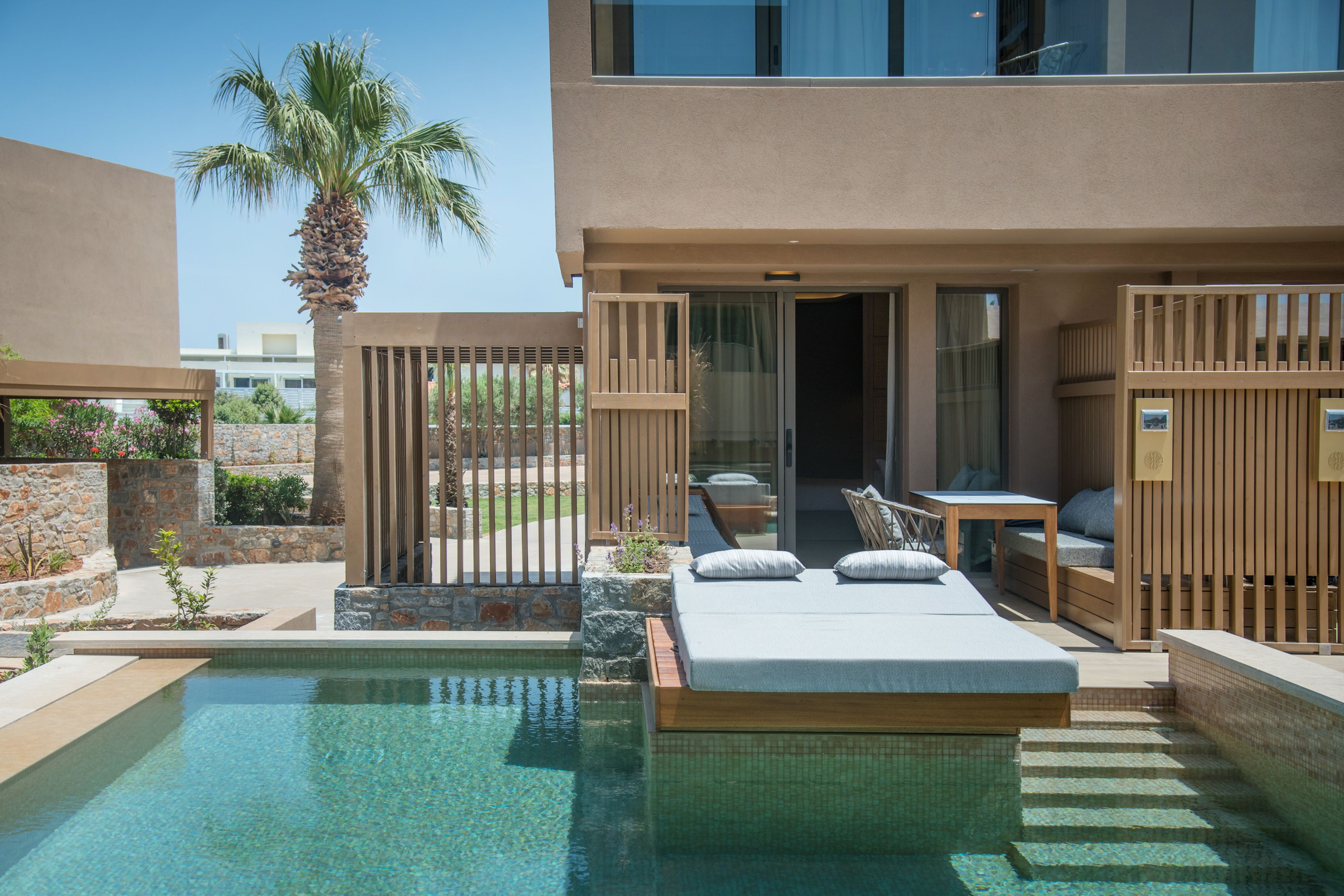 Family Room Garden View with Private Pool
