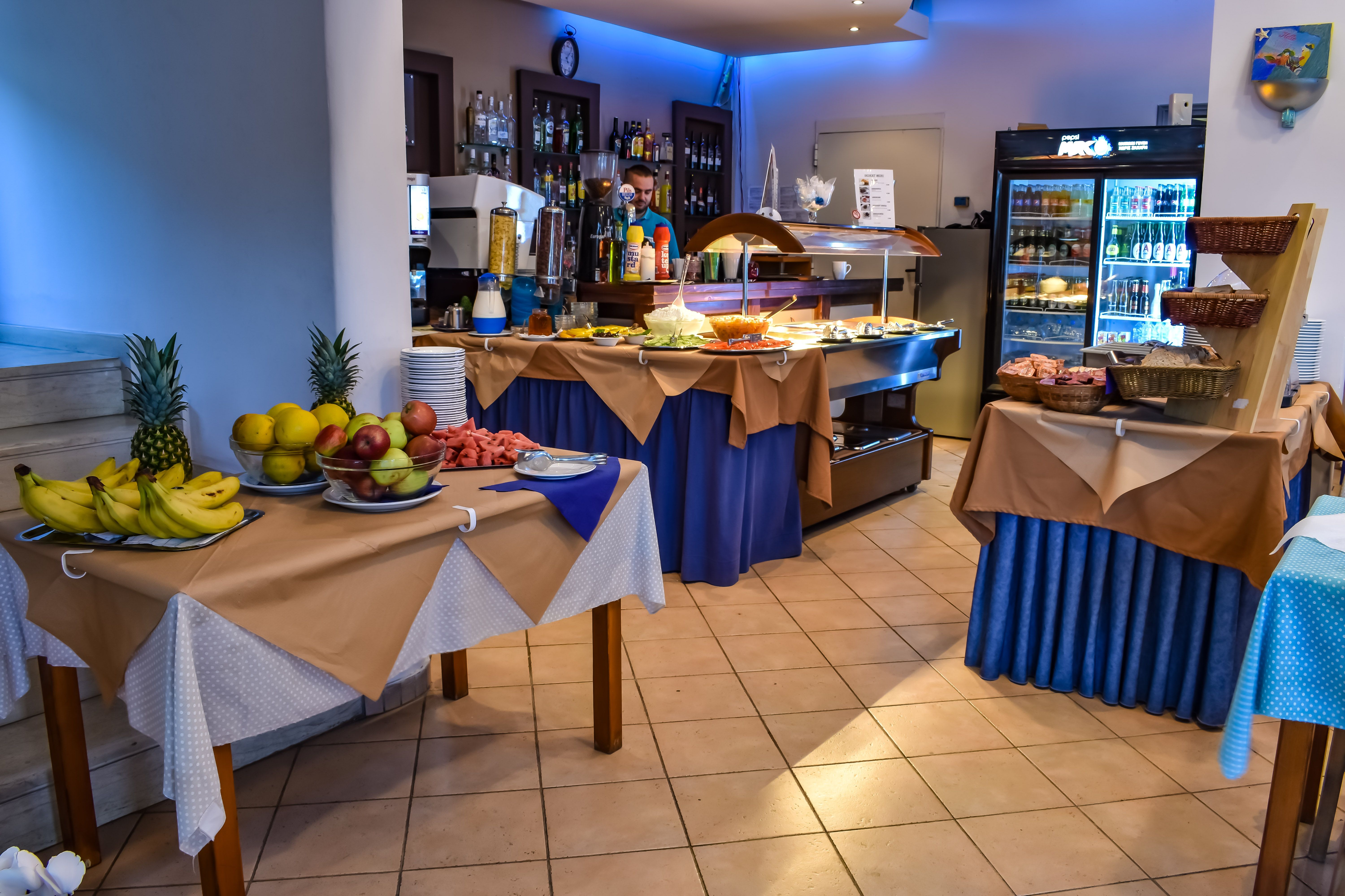 MAIN RESTAURANT