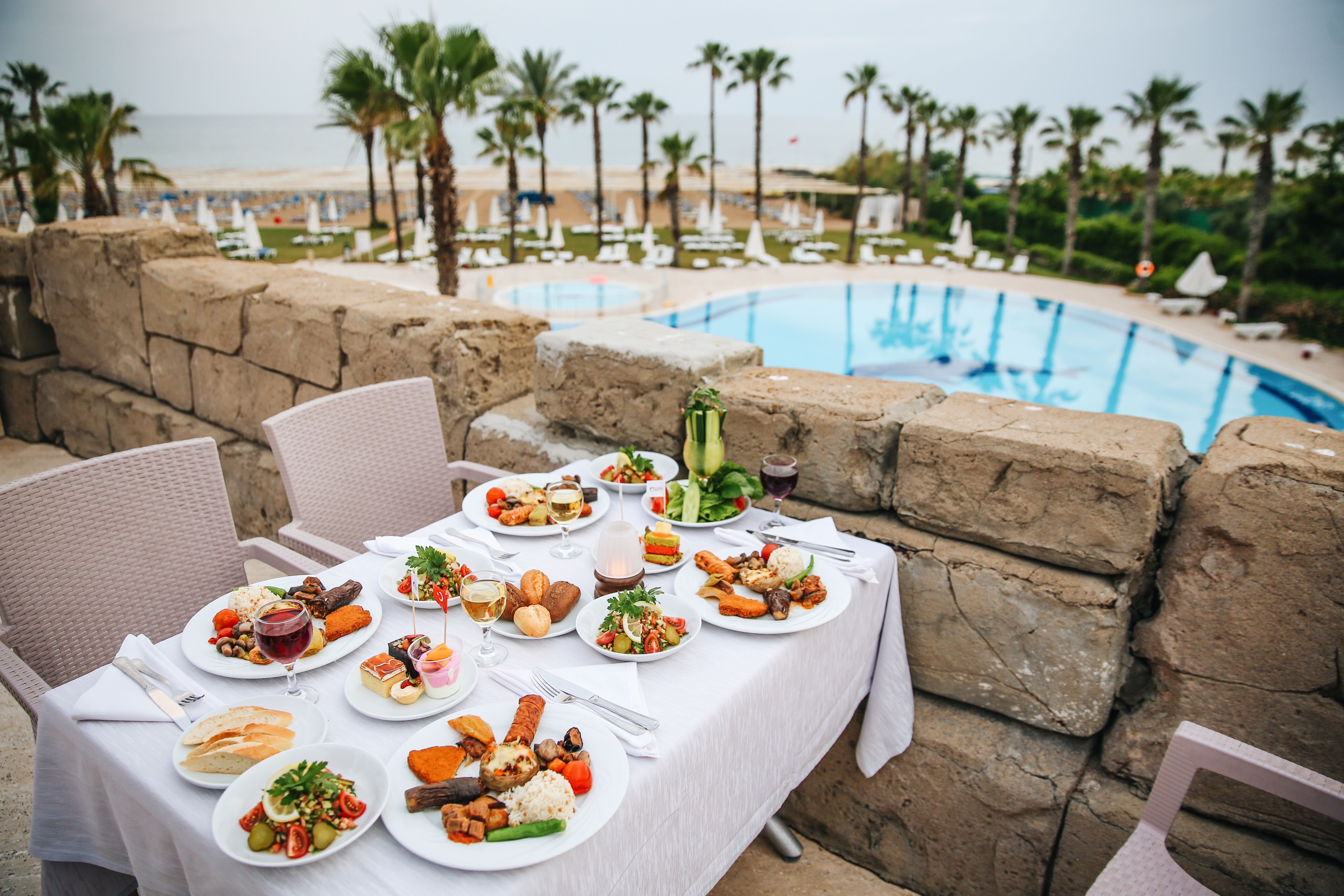 MAIN RESTAURANT
