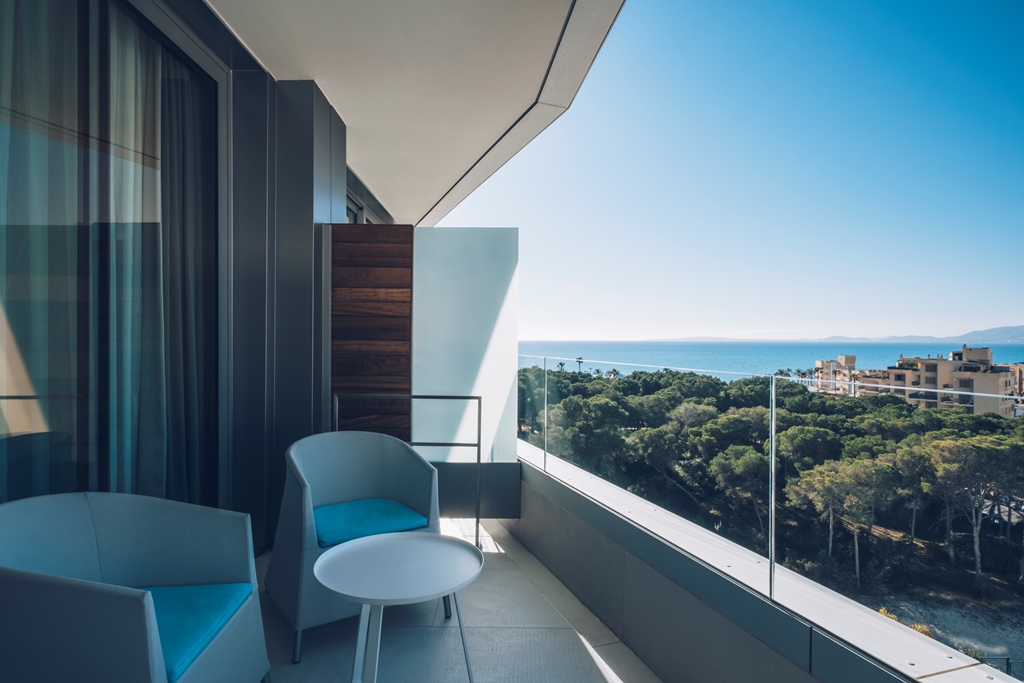DOUBLE SIDE SEA VIEW