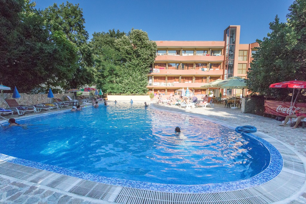 Piscina deschisă