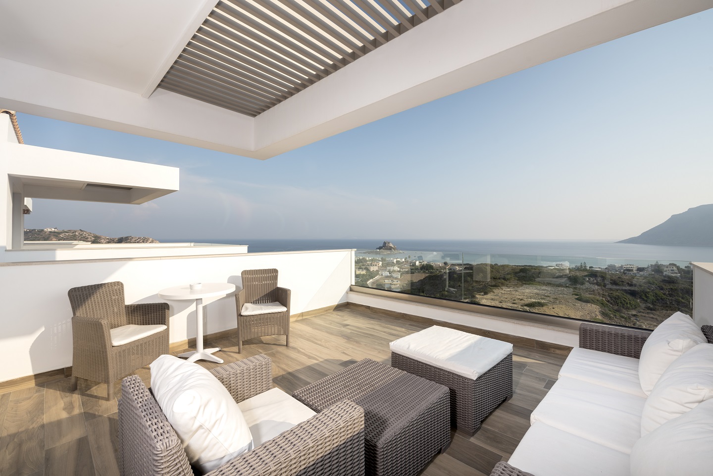 Superior Suite Sea View Private Outdoor Jacuzzi