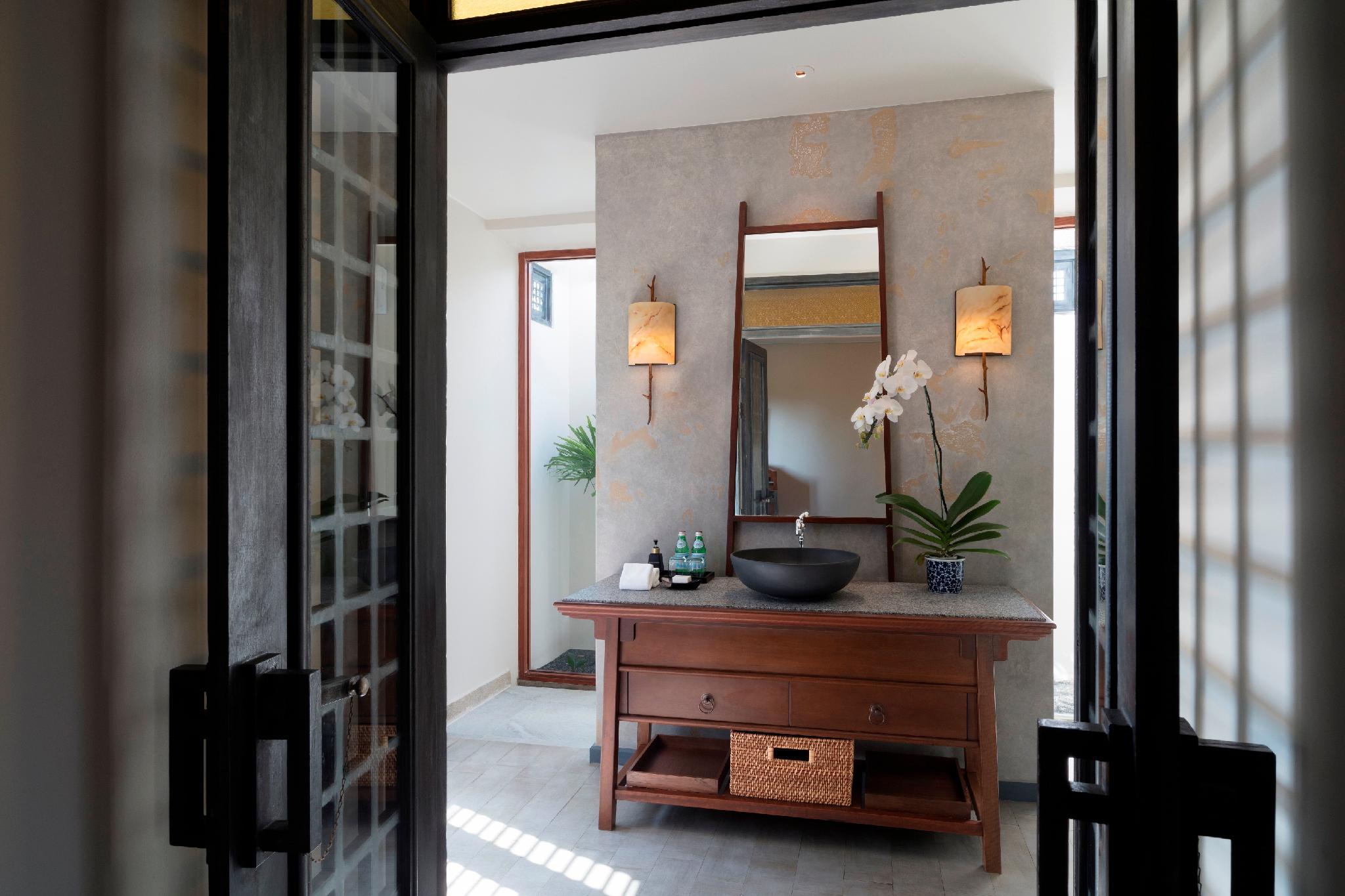 Deluxe Plunge Pool