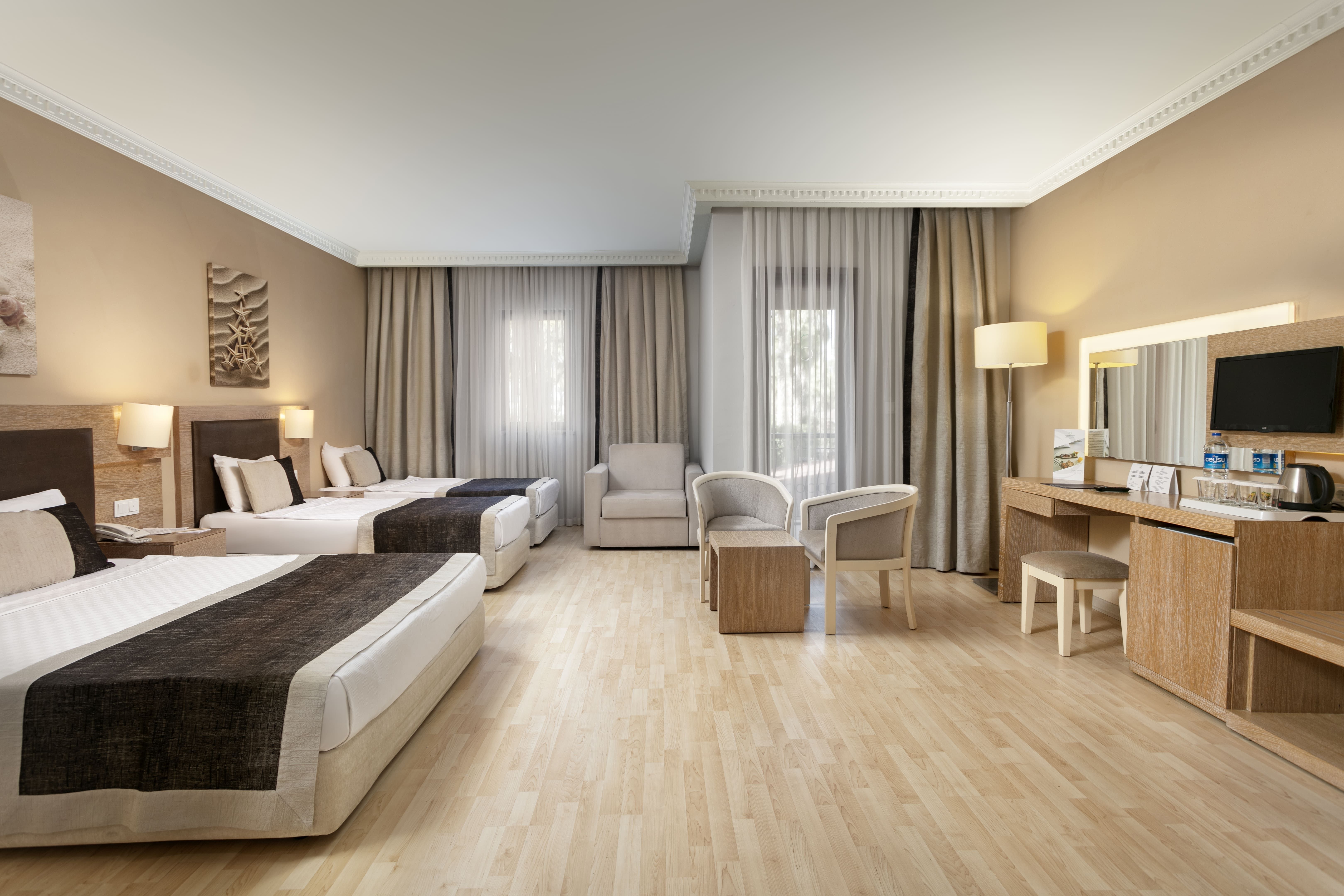 JUNIOR SUITE