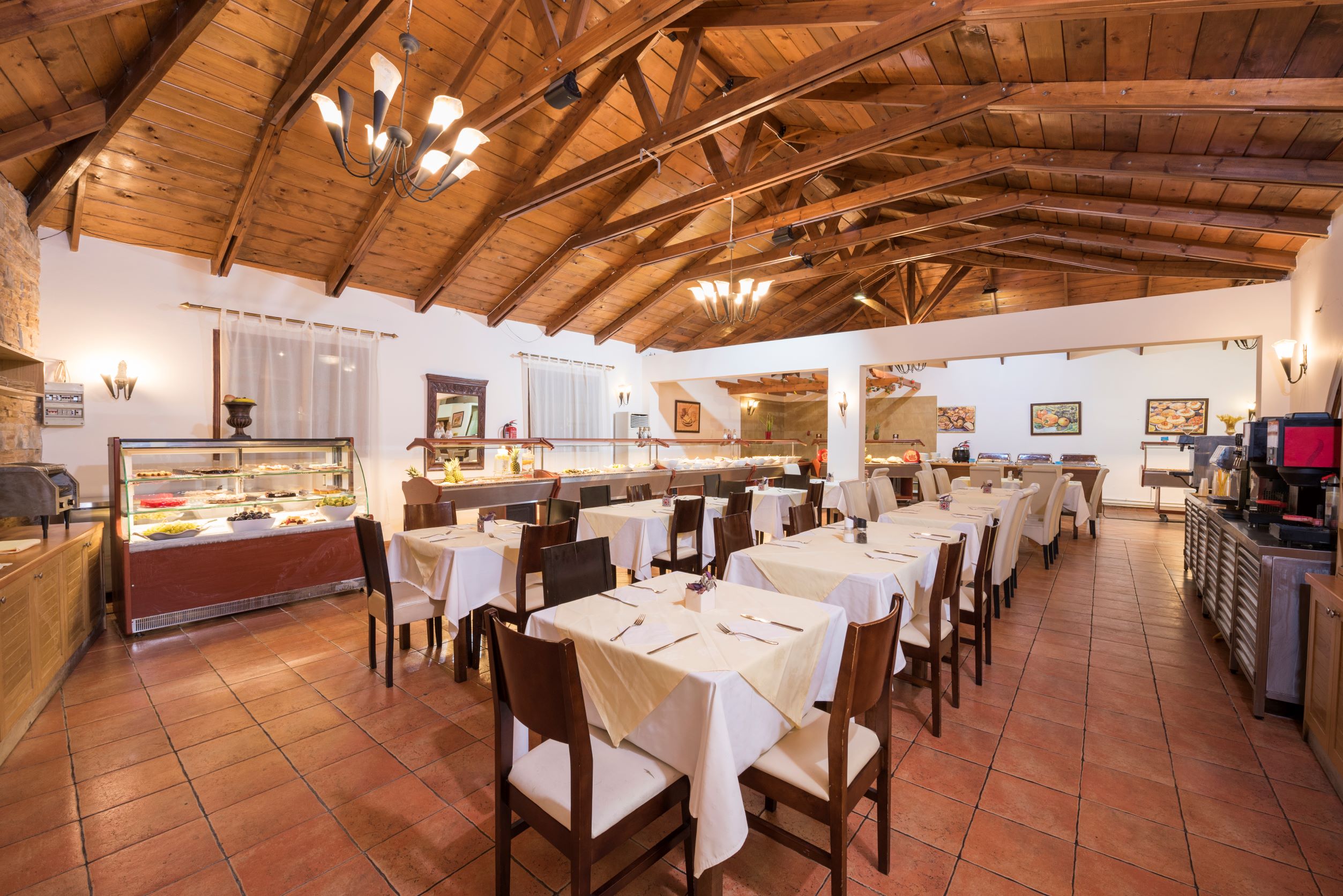 MAIN RESTAURANT