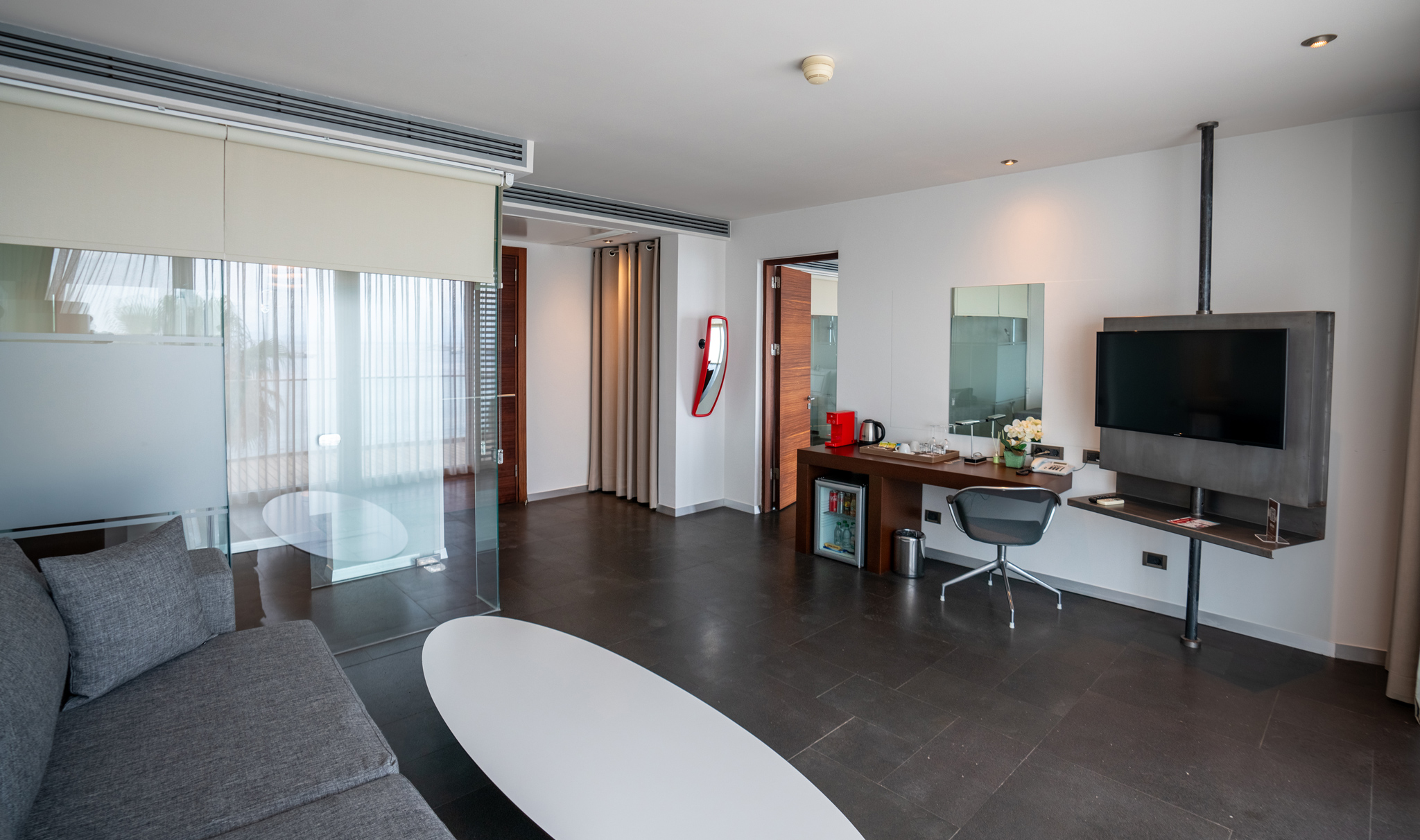 SUITE ROOM