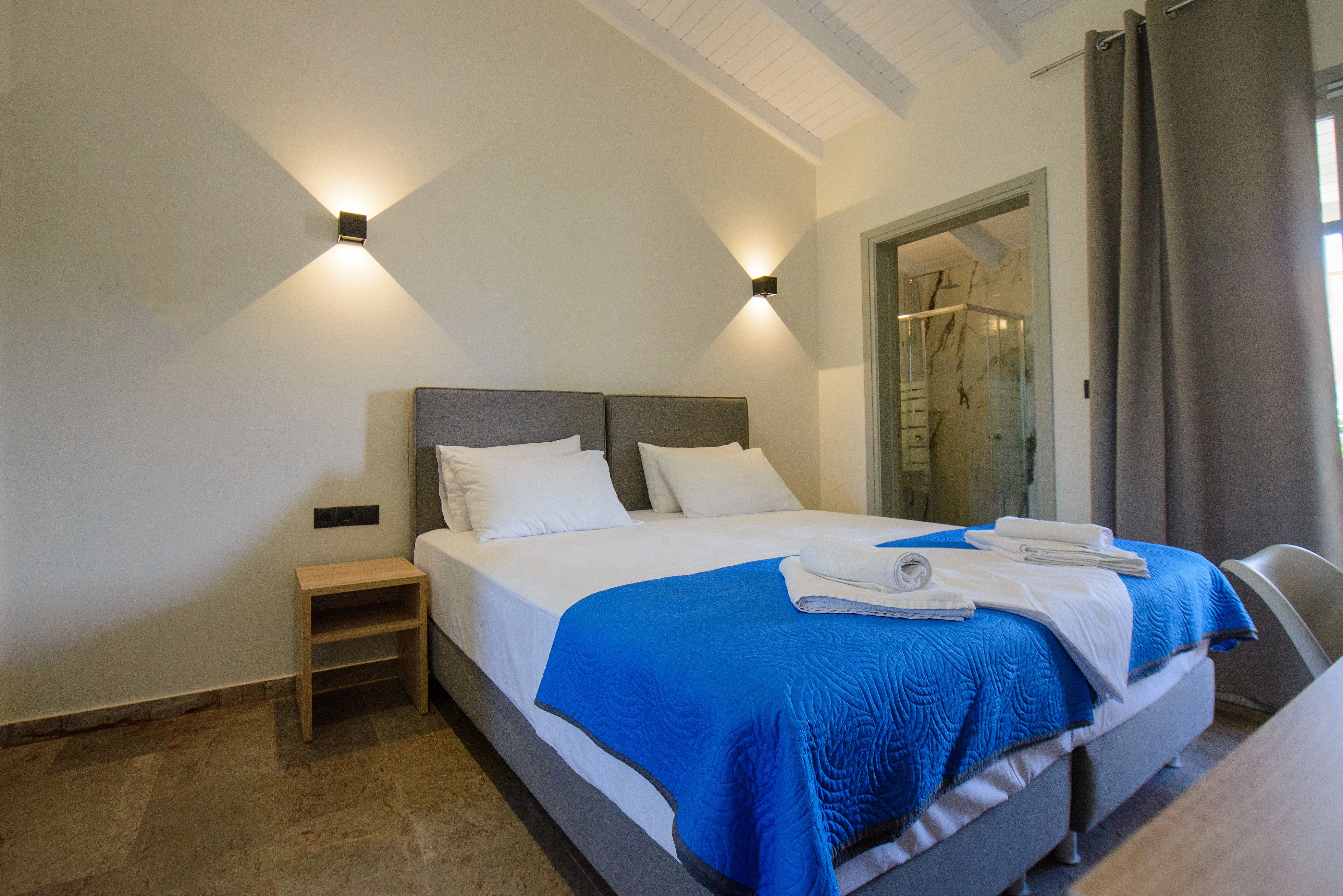 1 BEDROOM APARTMENTS