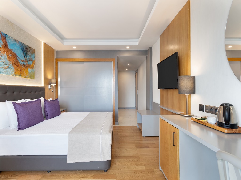 DELUXE ROOM SEA VIEW SINGLE ROOM 