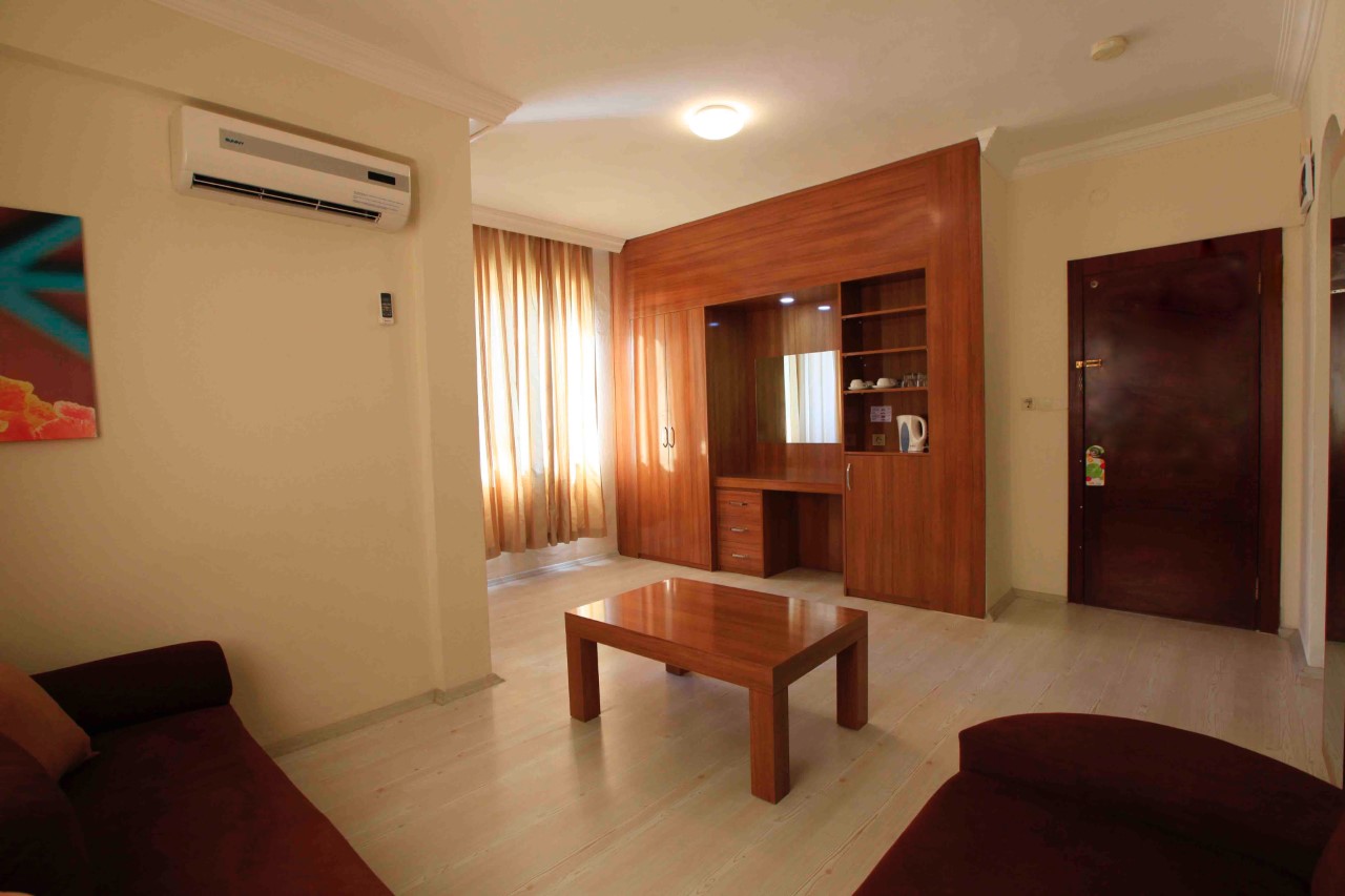 FAMILY ROOM 2