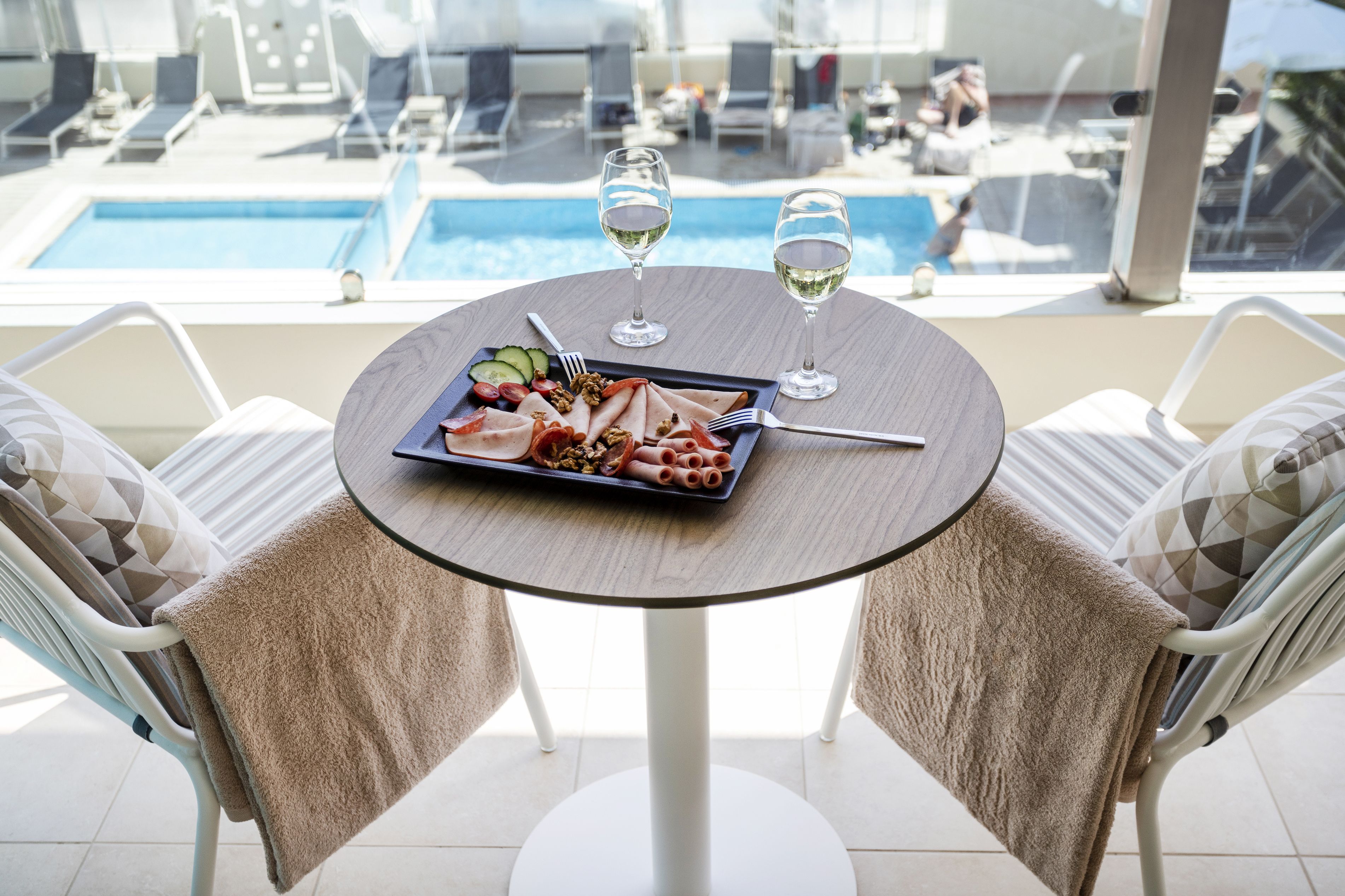 JUNIOR SUITE POOL VIEW
