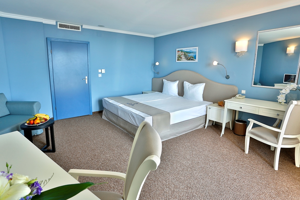 TWIN STANDARD ROOM