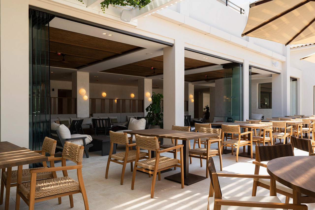 RENDEZVOUS LOBBY BAR
