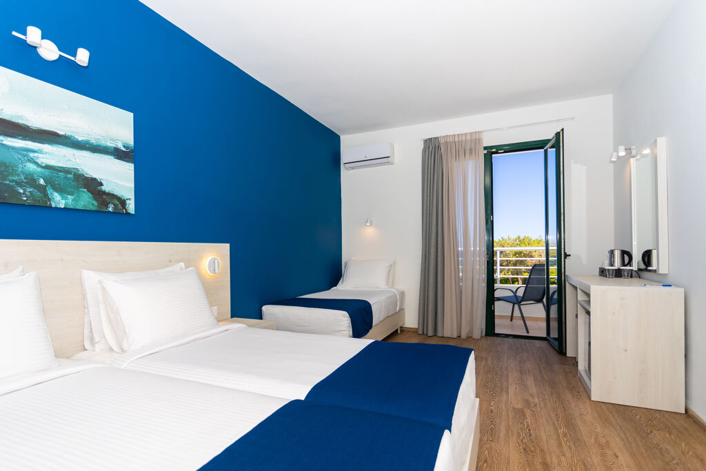 ROOM TRIPLE SEA VIEW
