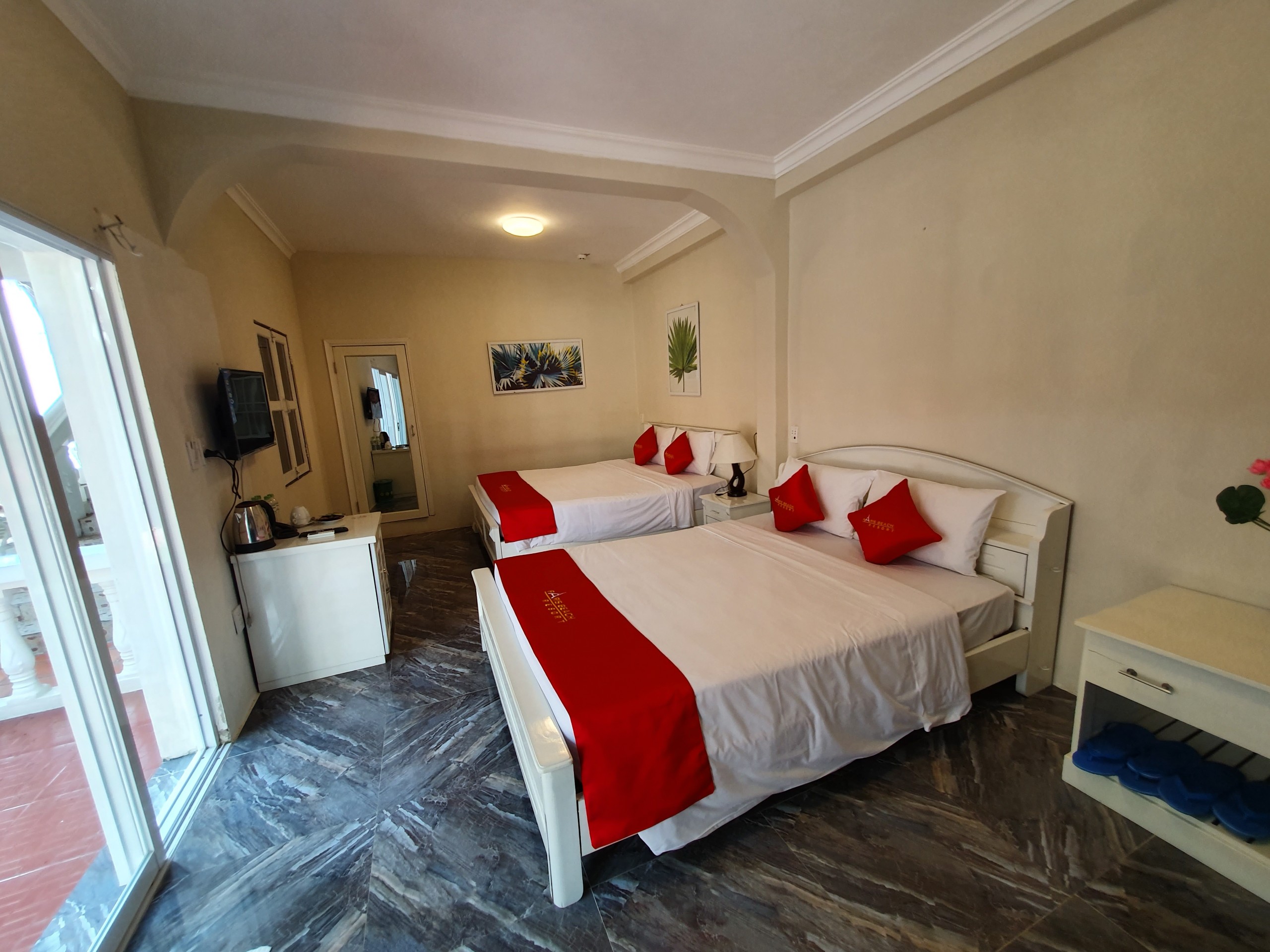 STANDARD FAMILY ROOM WITH BALCONY