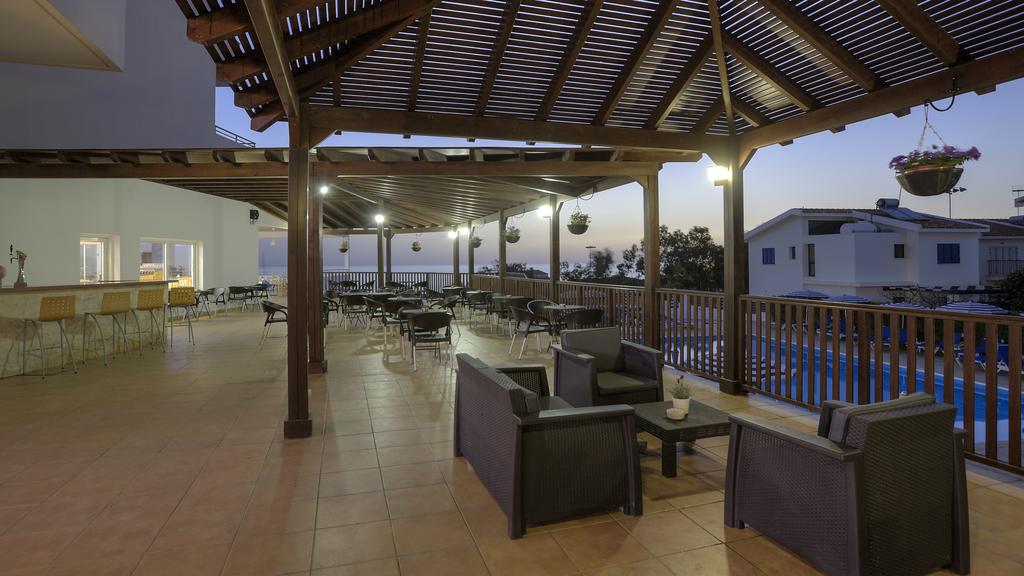 Estia Main Bar
