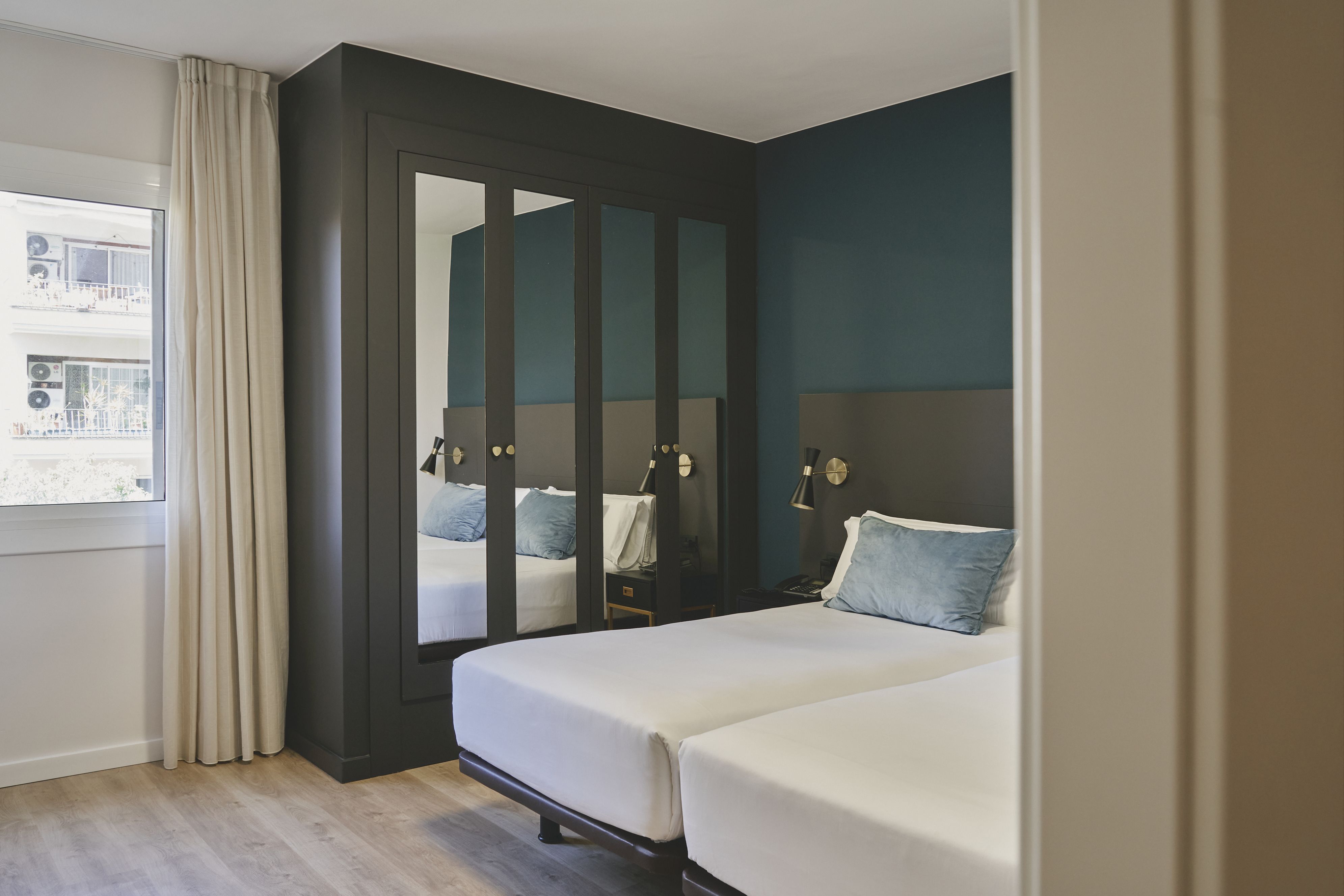 DOUBLE STANDARD ROOM