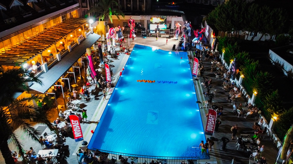 Piscina deschisă