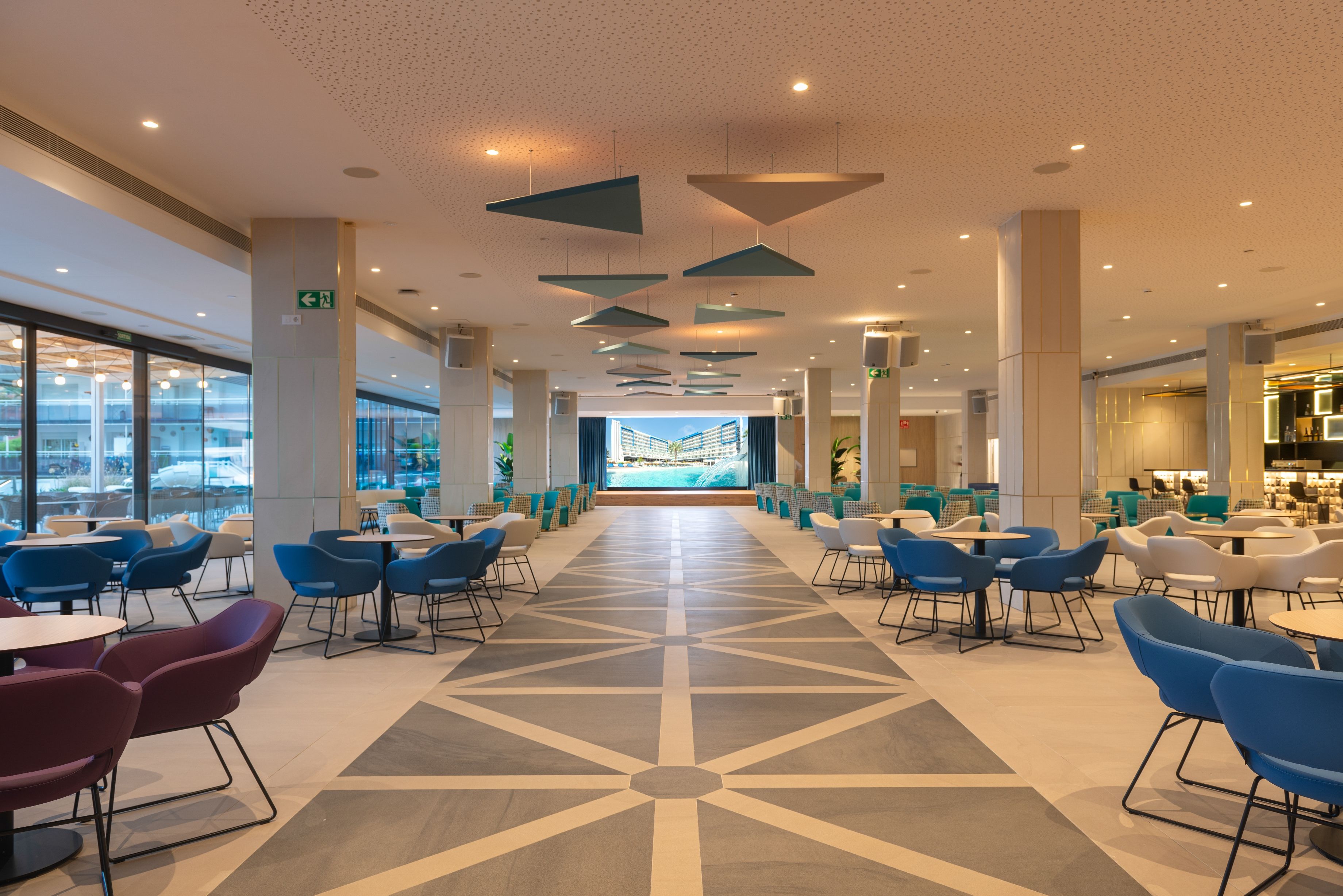 MAIN RESTAURANT