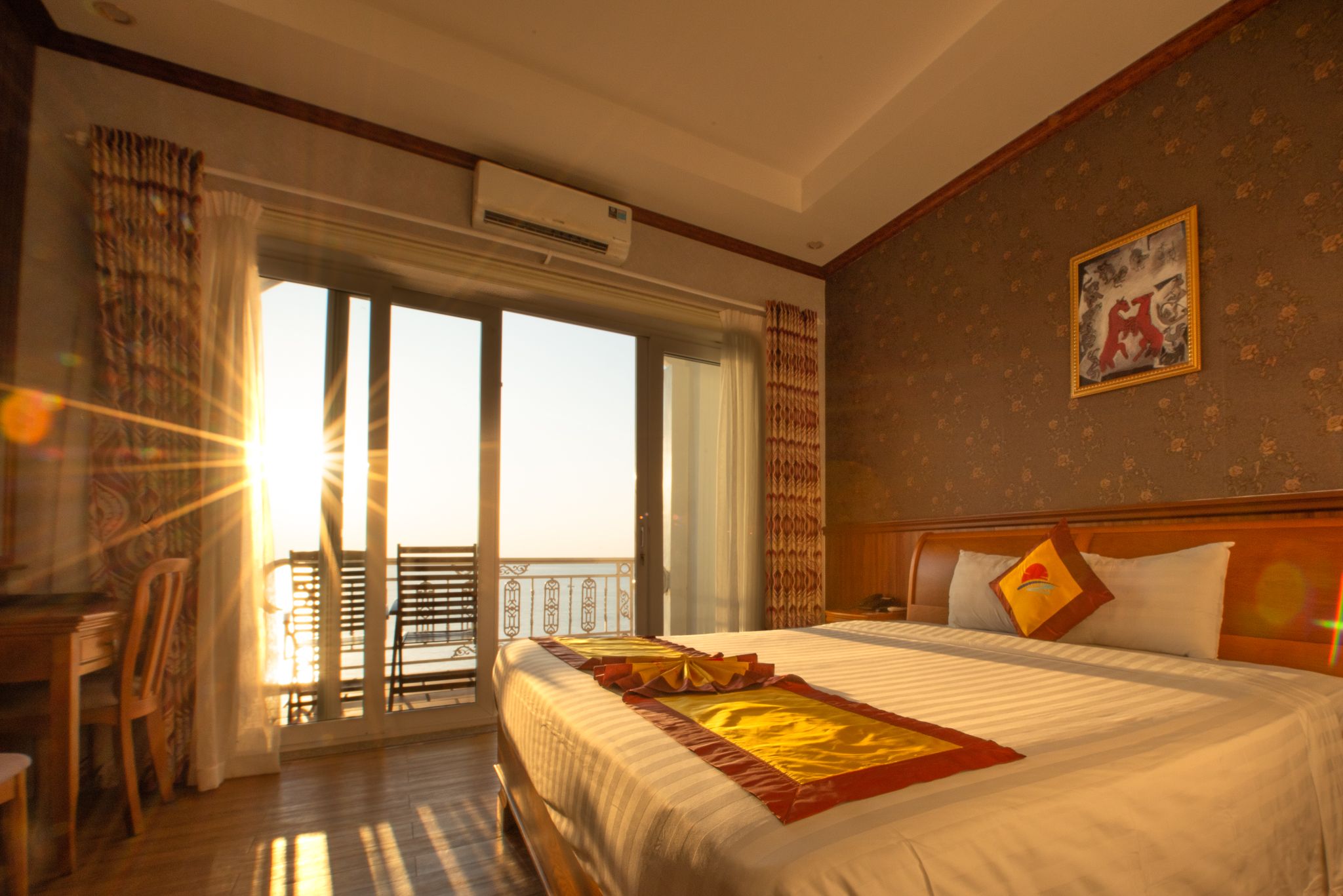 DELUXE SEA VIEW WITH BALCONY