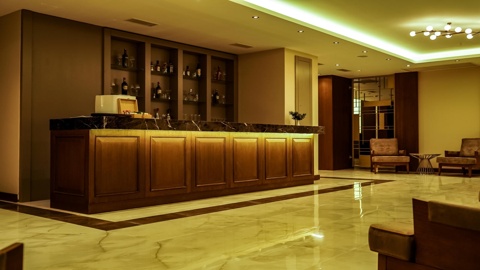 LOBBY BAR