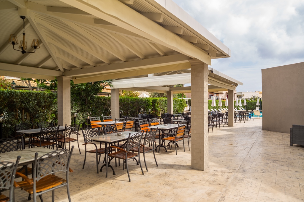 MAIN RESTAURANT 