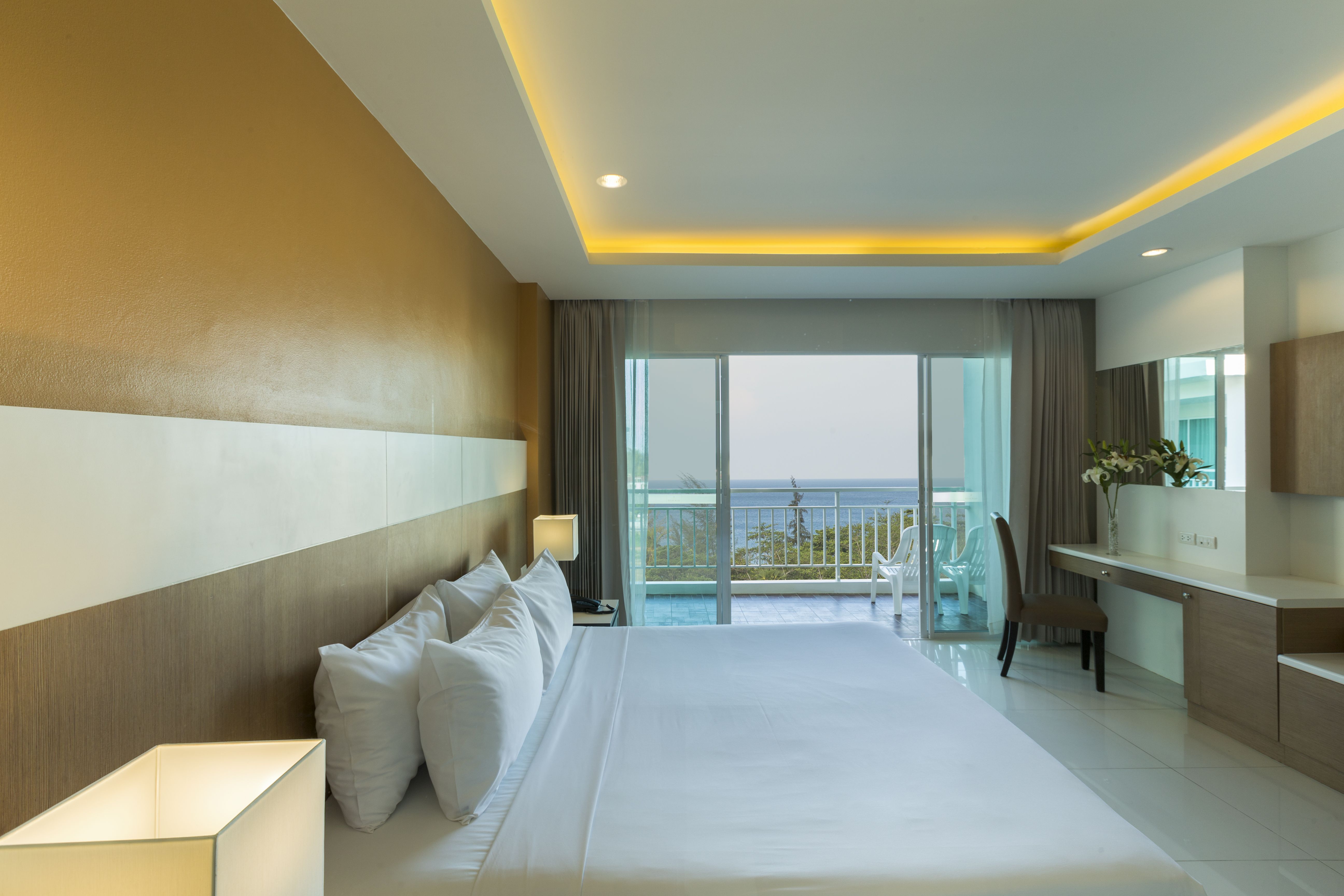 EXECUTIVE CLUB SEA VIEW ROOM
