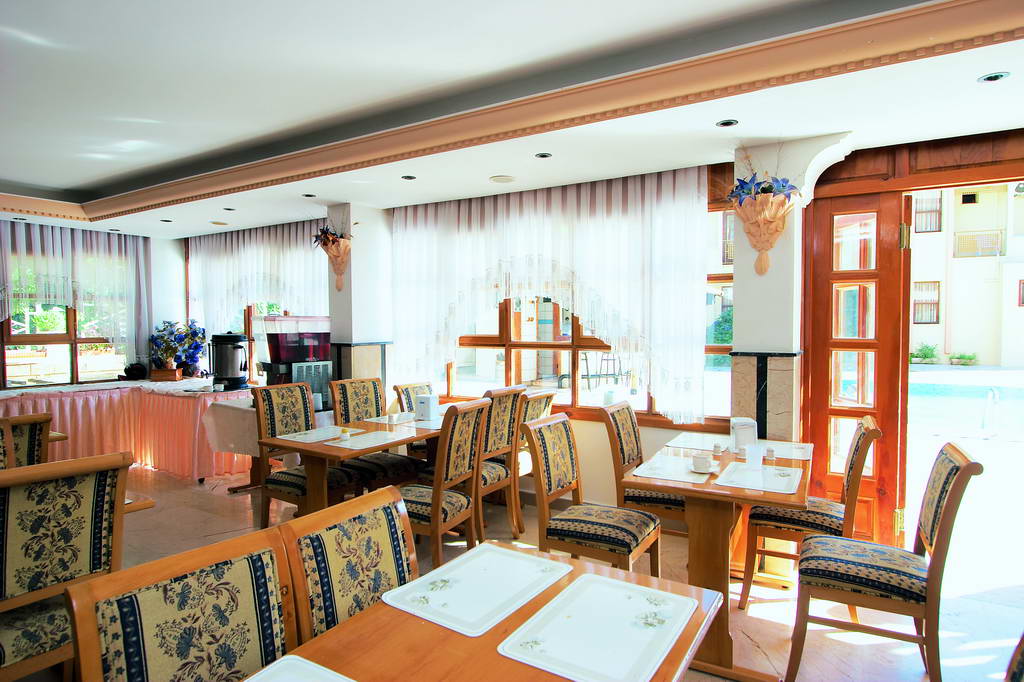 MAIN RESTAURANT