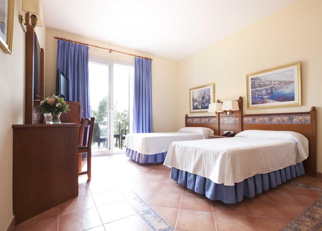 DOUBLE WITH FRONT SEA VIEW