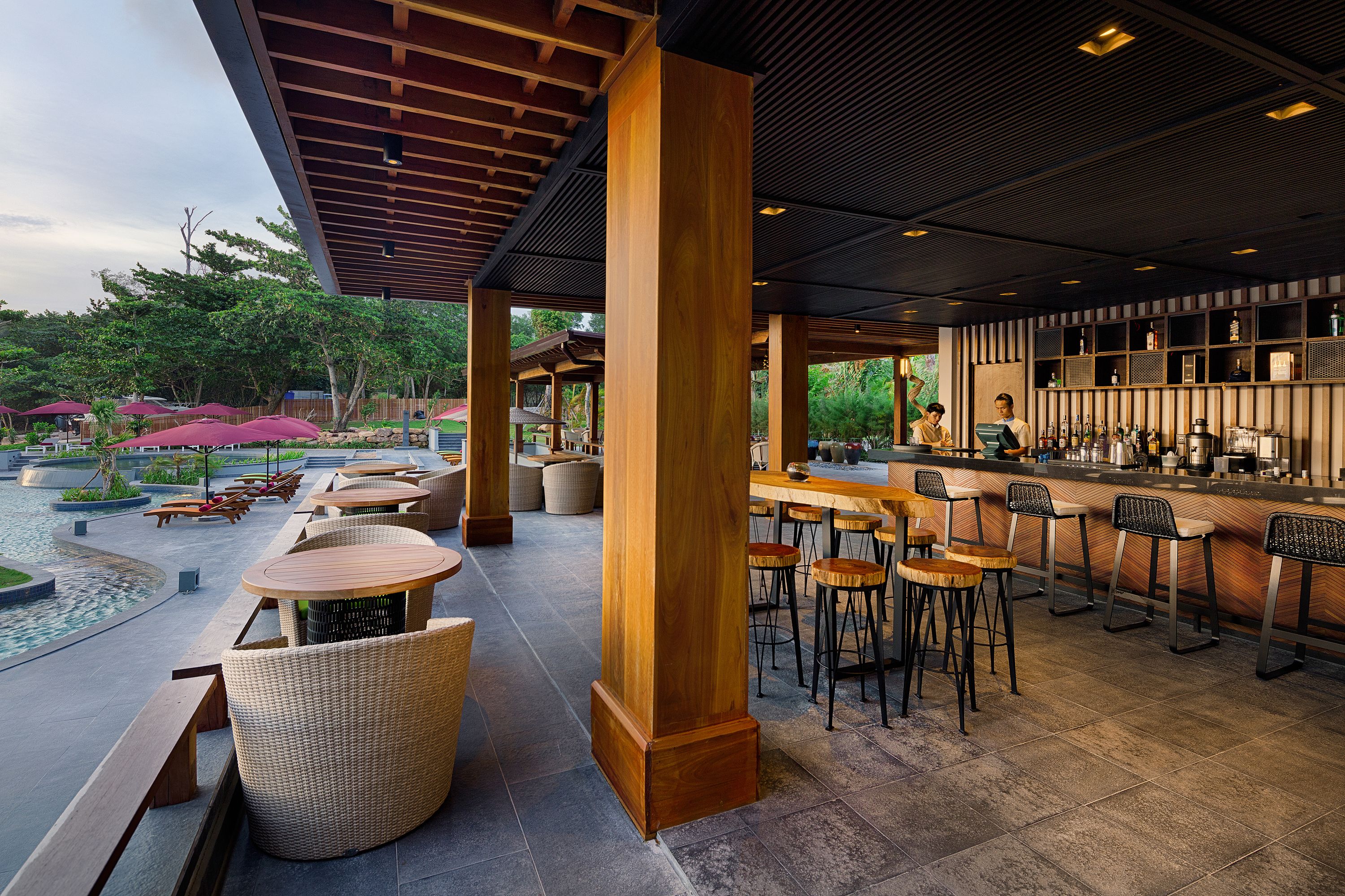 Pool Bar