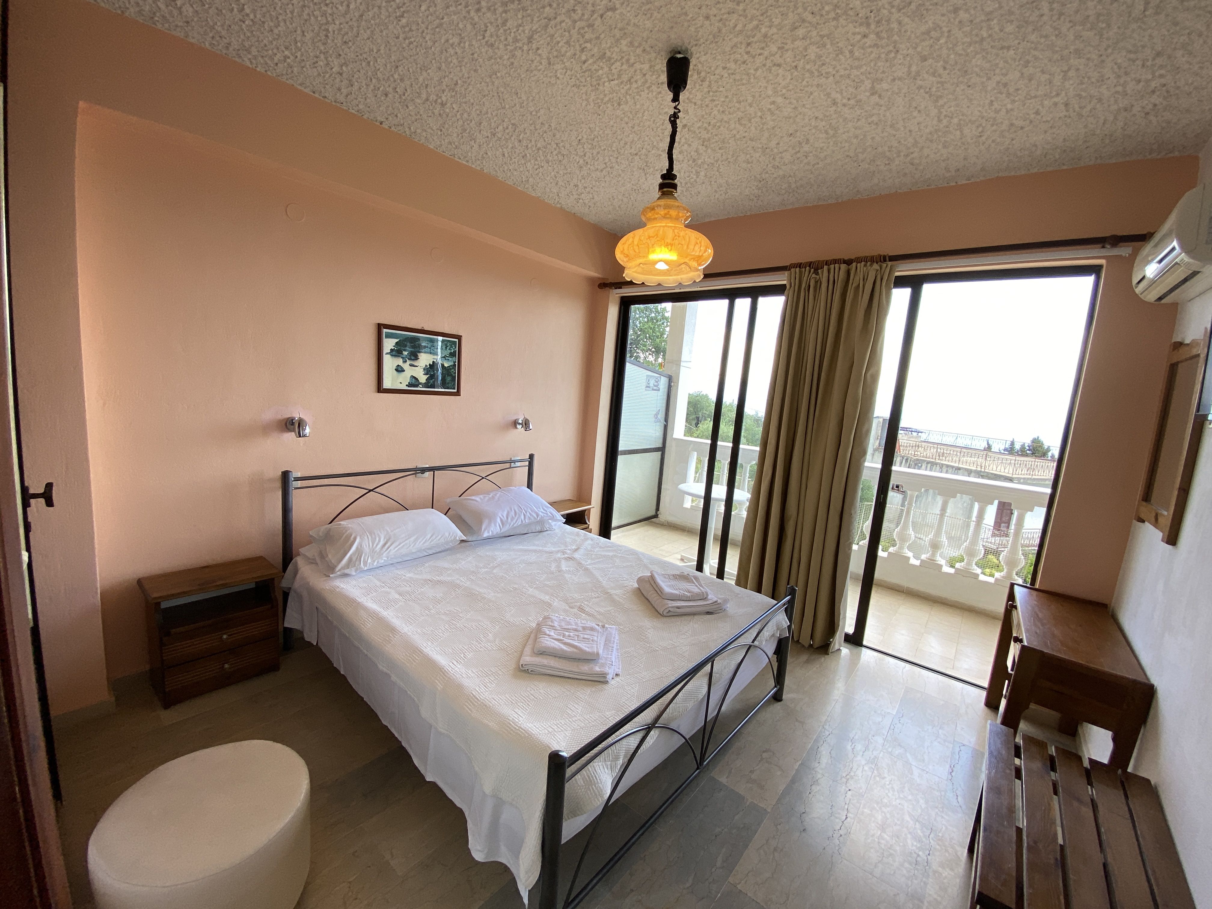APARTMENT 2 BEDROOM 5 PAX