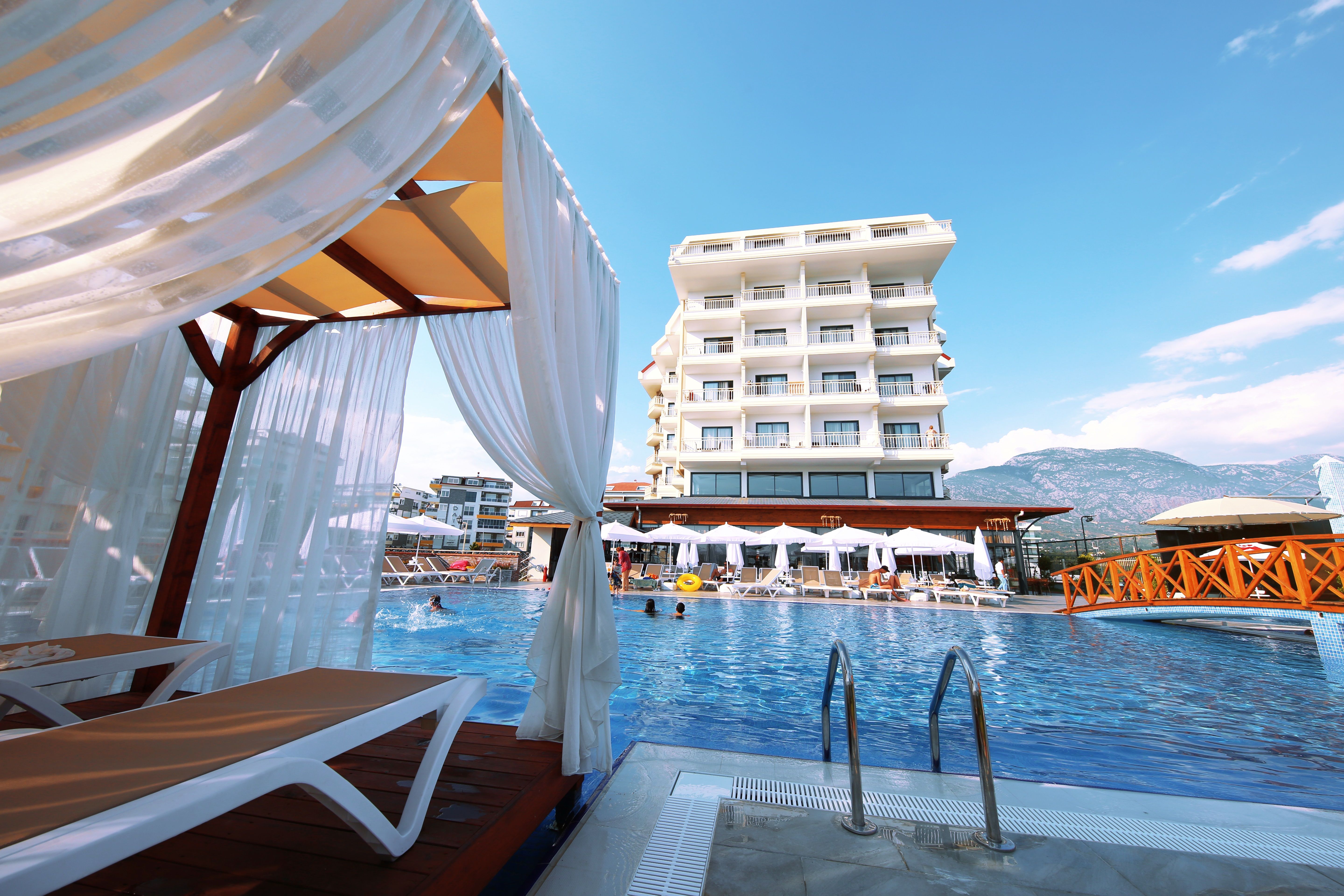 Piscina deschisă