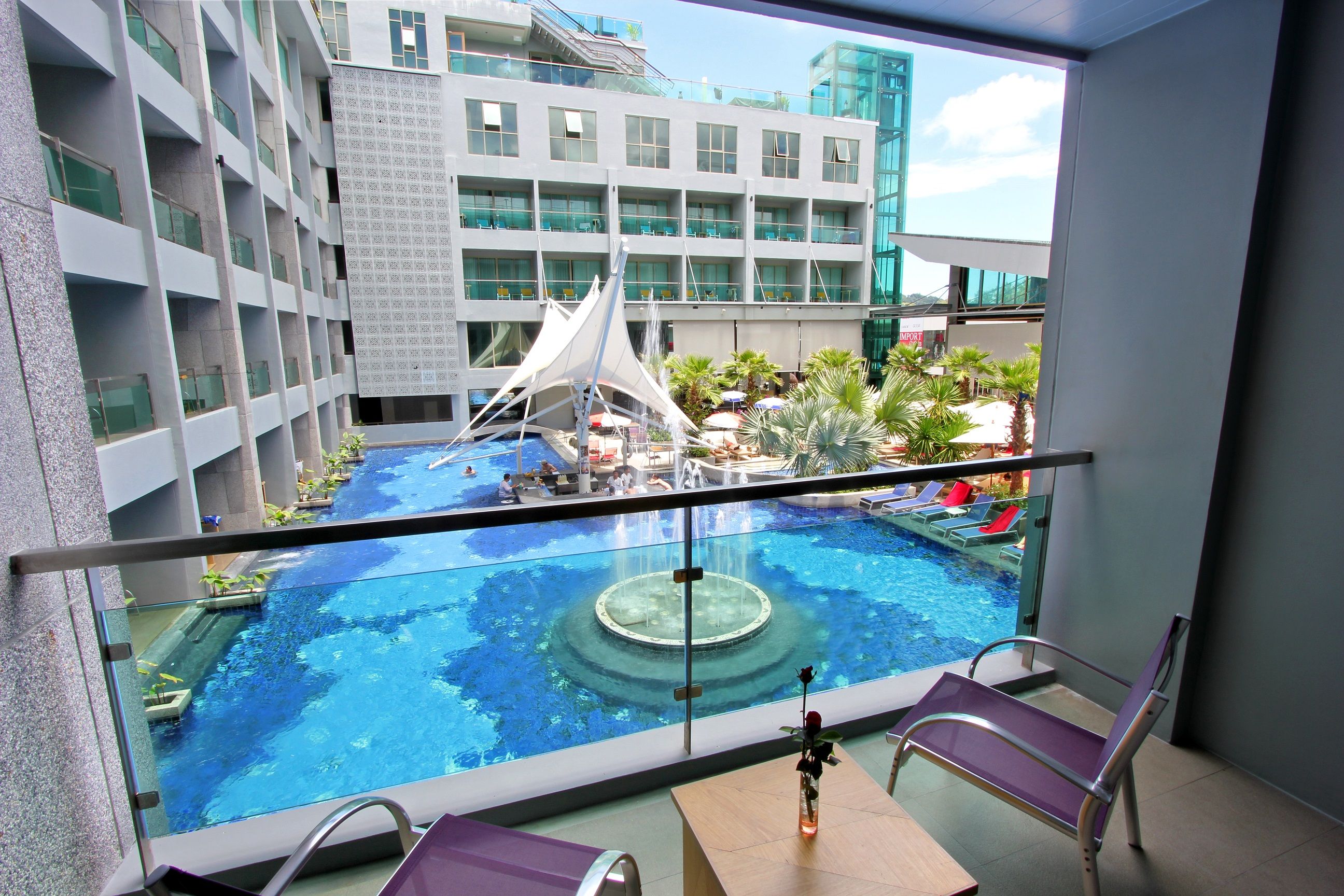 Deluxe Pool View