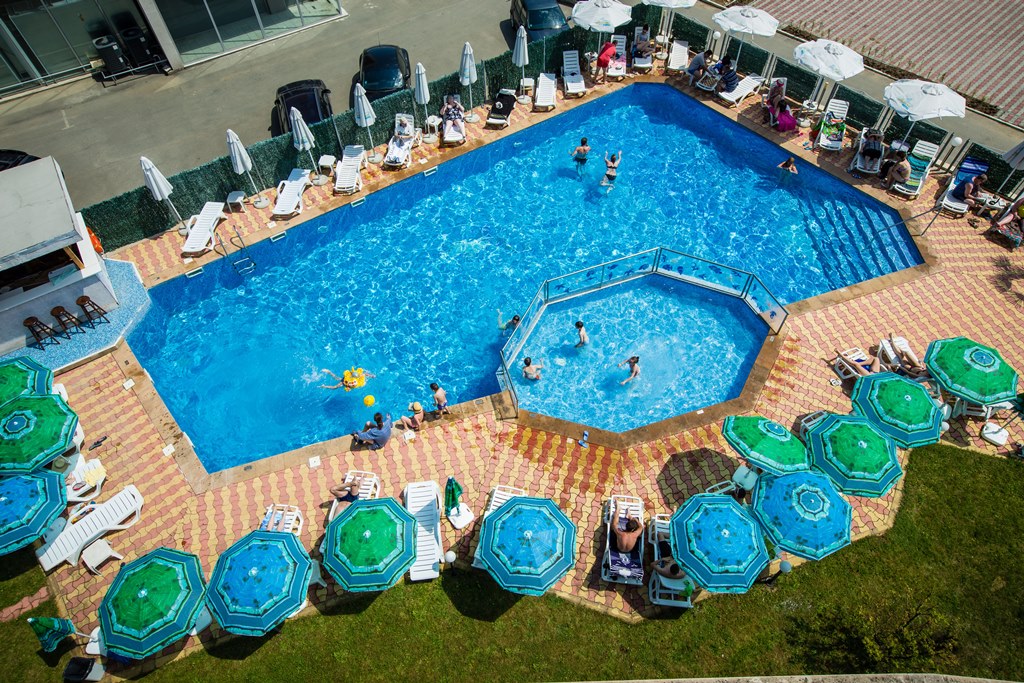 Piscina deschisă