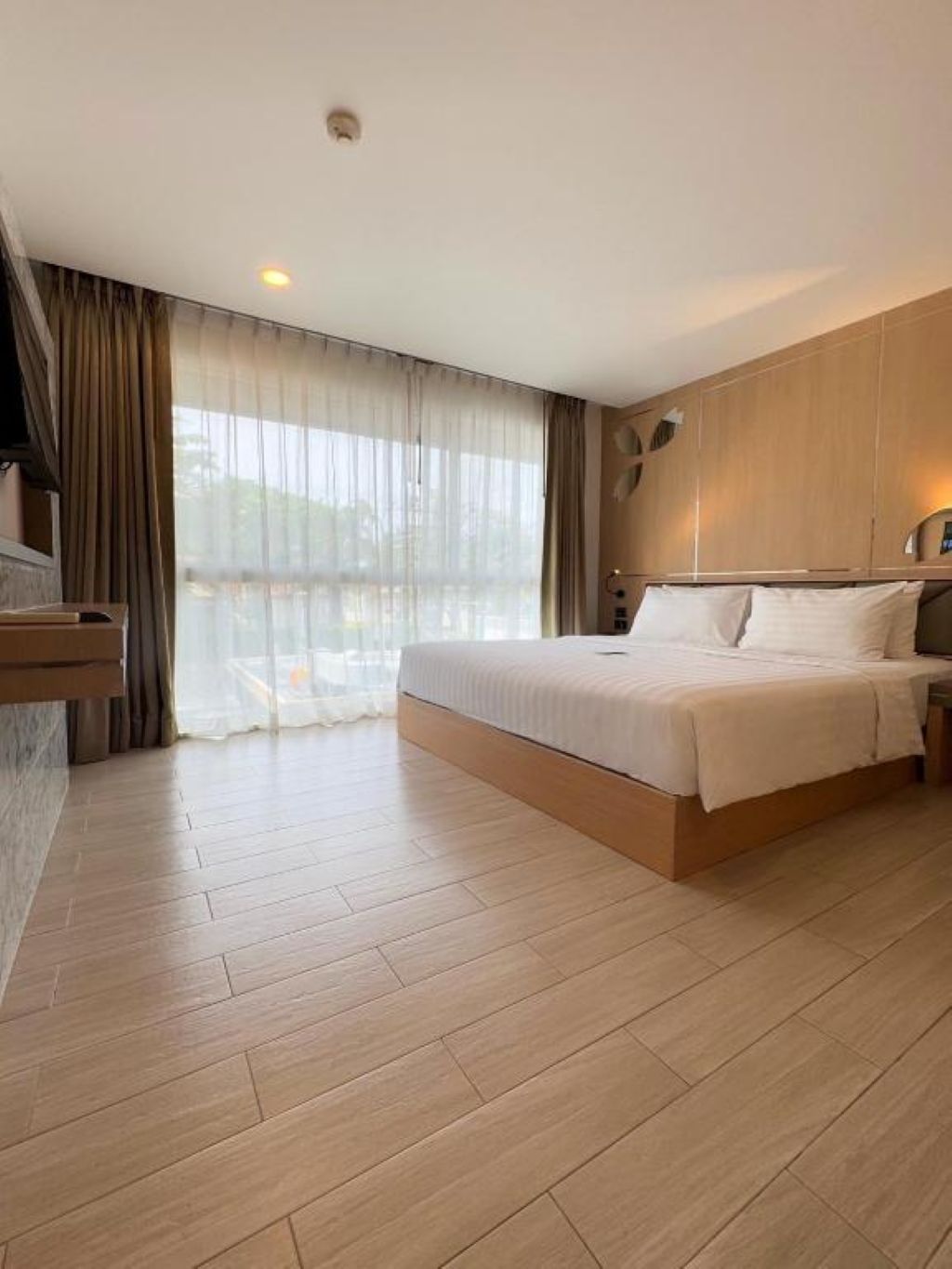 One Bedroom Suite City View