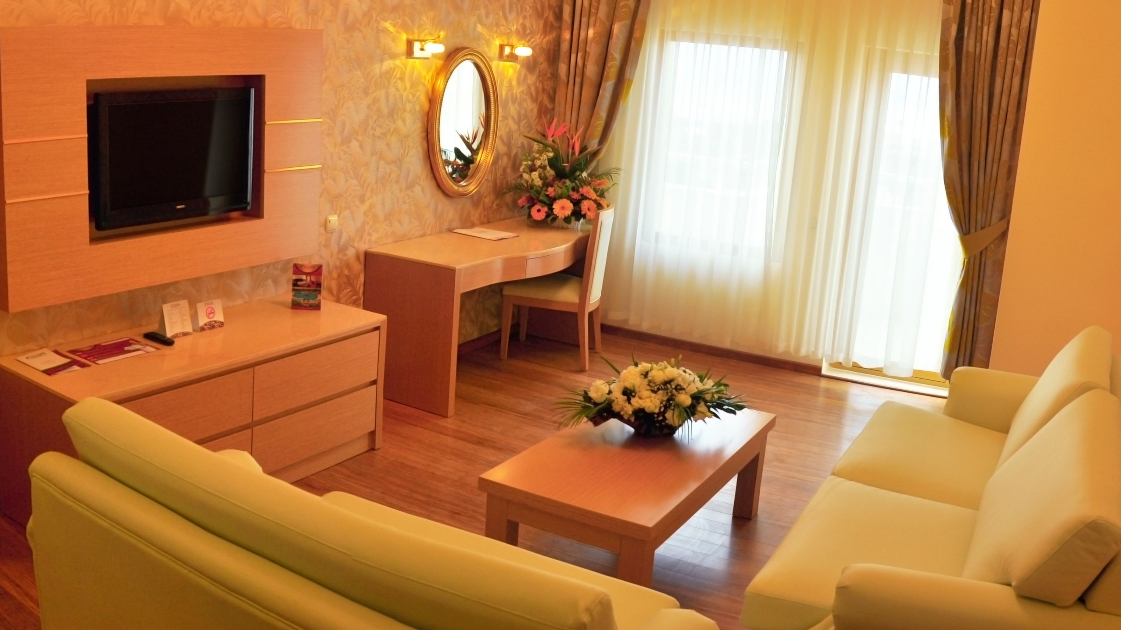 FAMILY SUITE LAND VIEW
