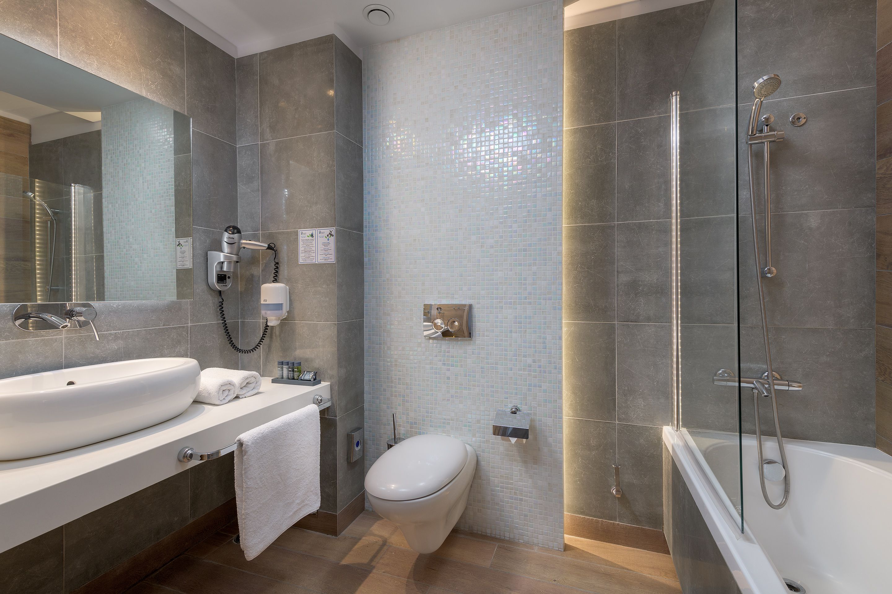 MODERN SUITE JUNIOR SEA VIEW  PRIVATE POOL