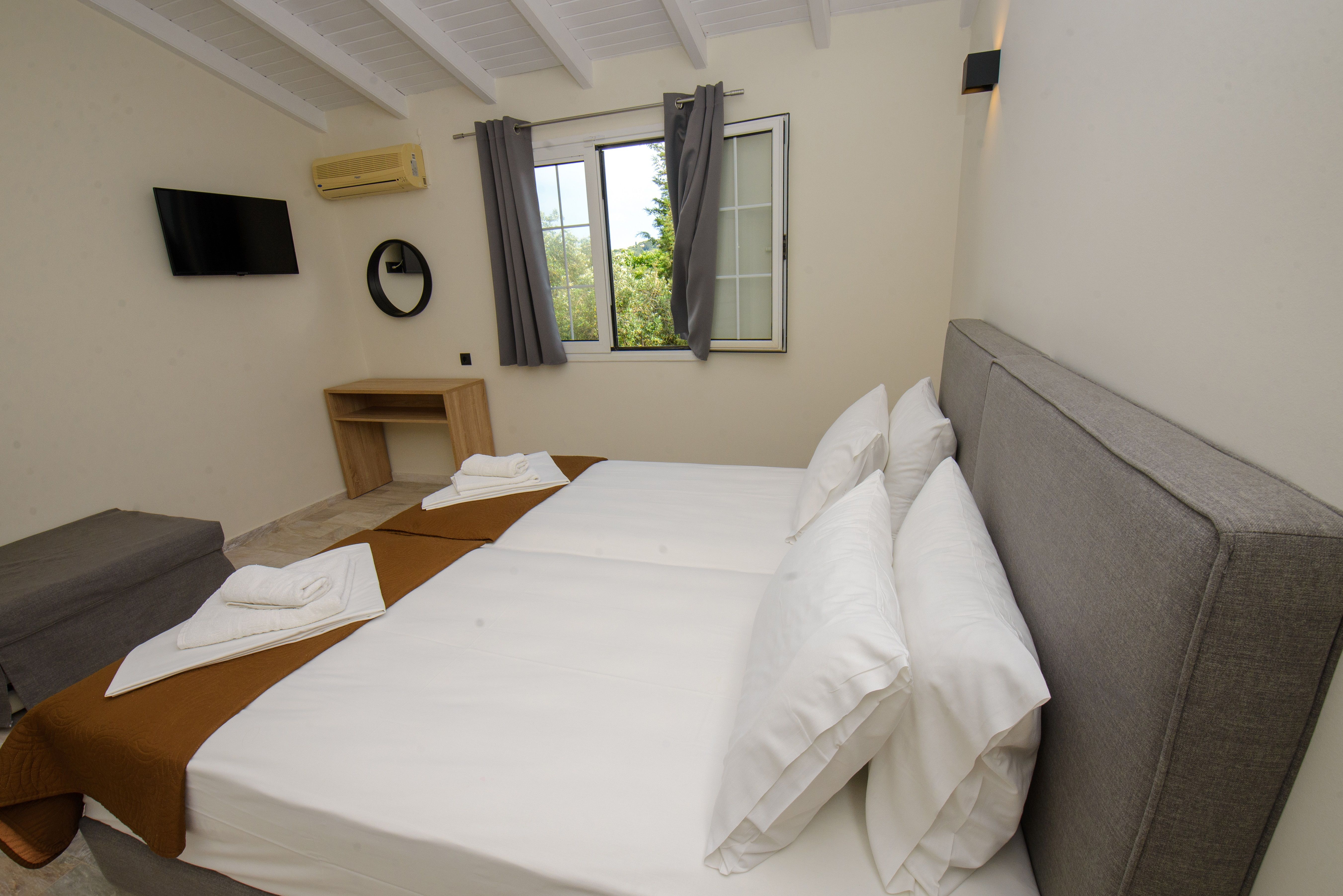 TWO BEDROOM APARTMENT 5 PAX