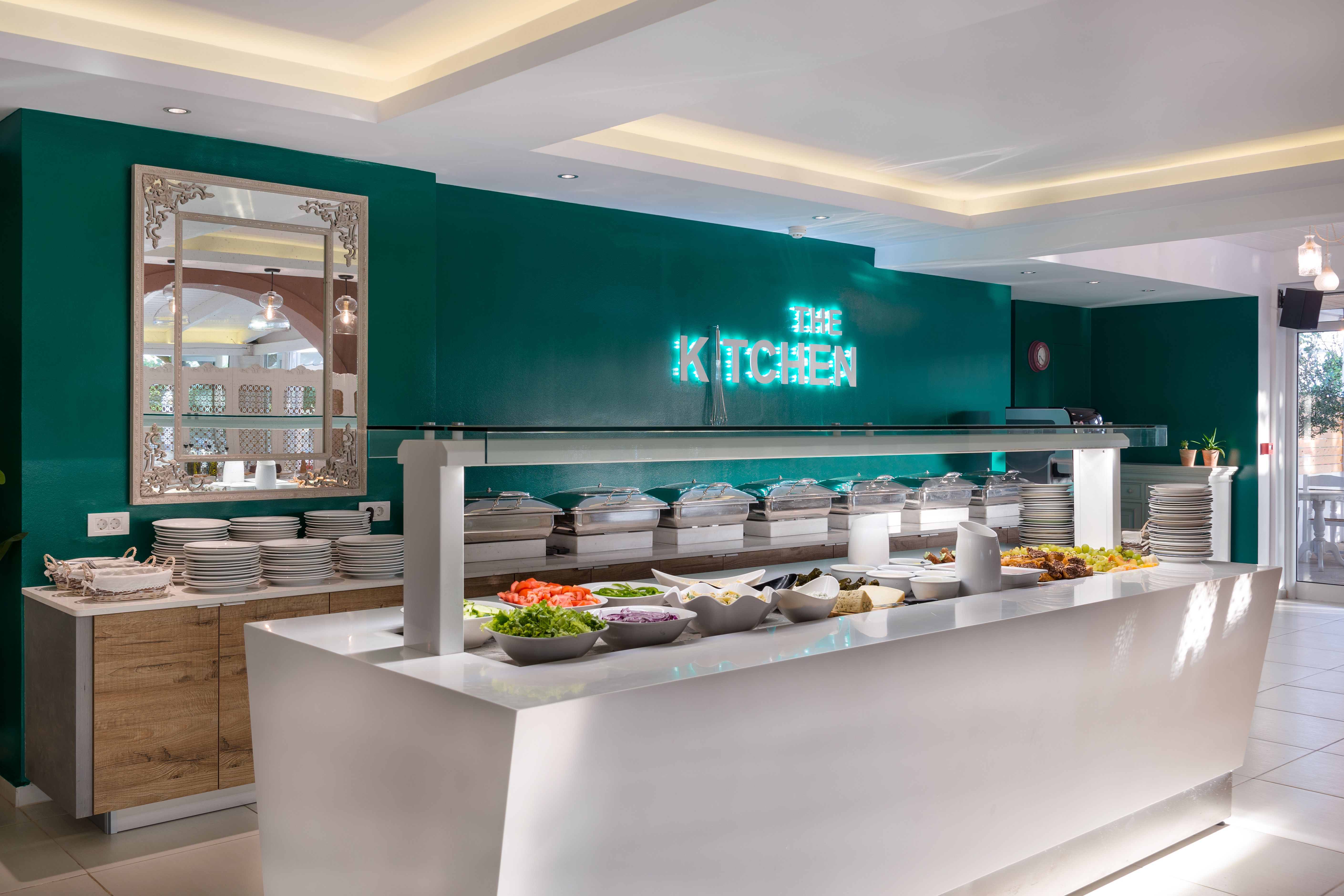 MAIN RESTAURANT