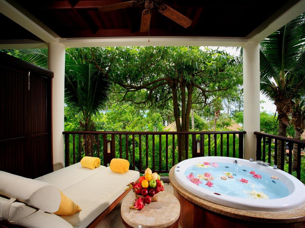 DELUXE SPA GARDEN VIEW