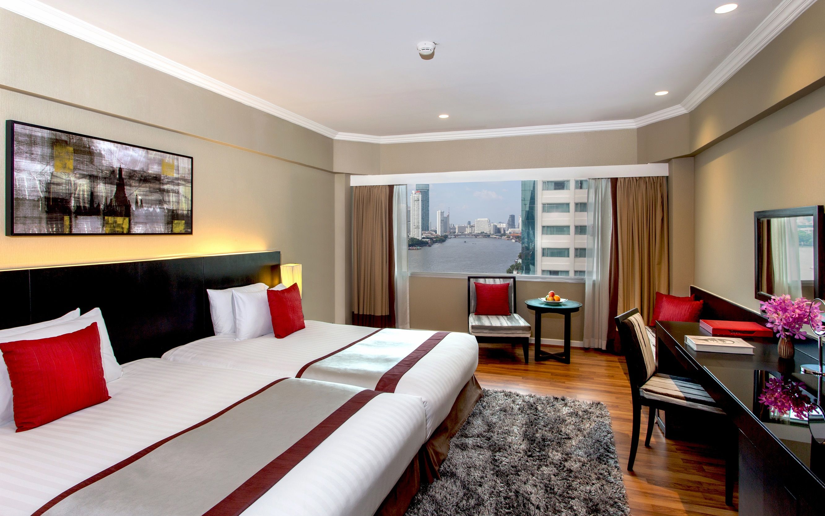 Deluxe Riverview Room