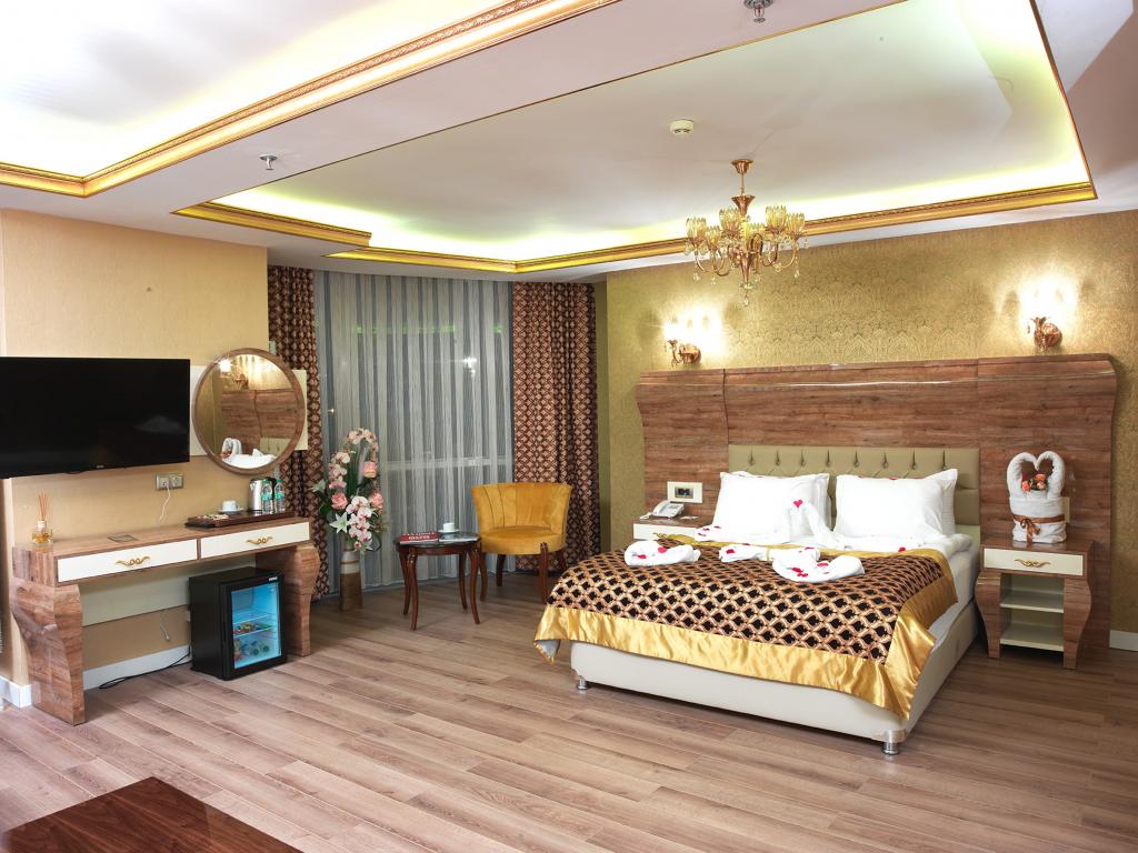 FRENCH BED