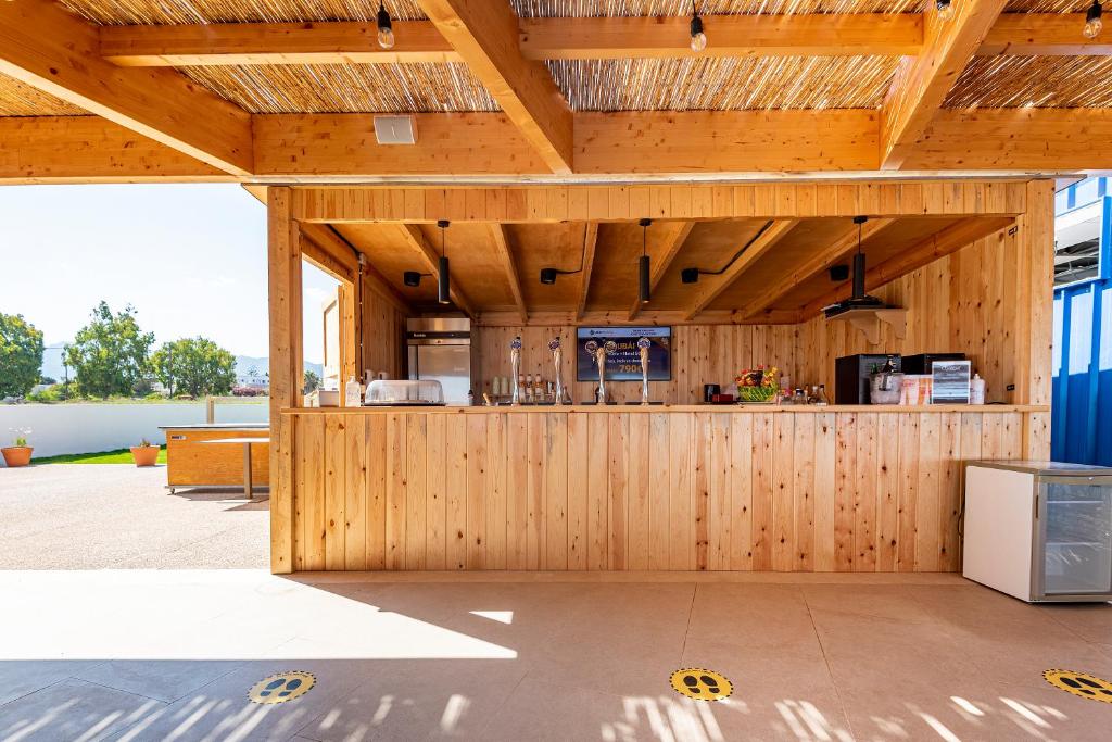 POOL BAR