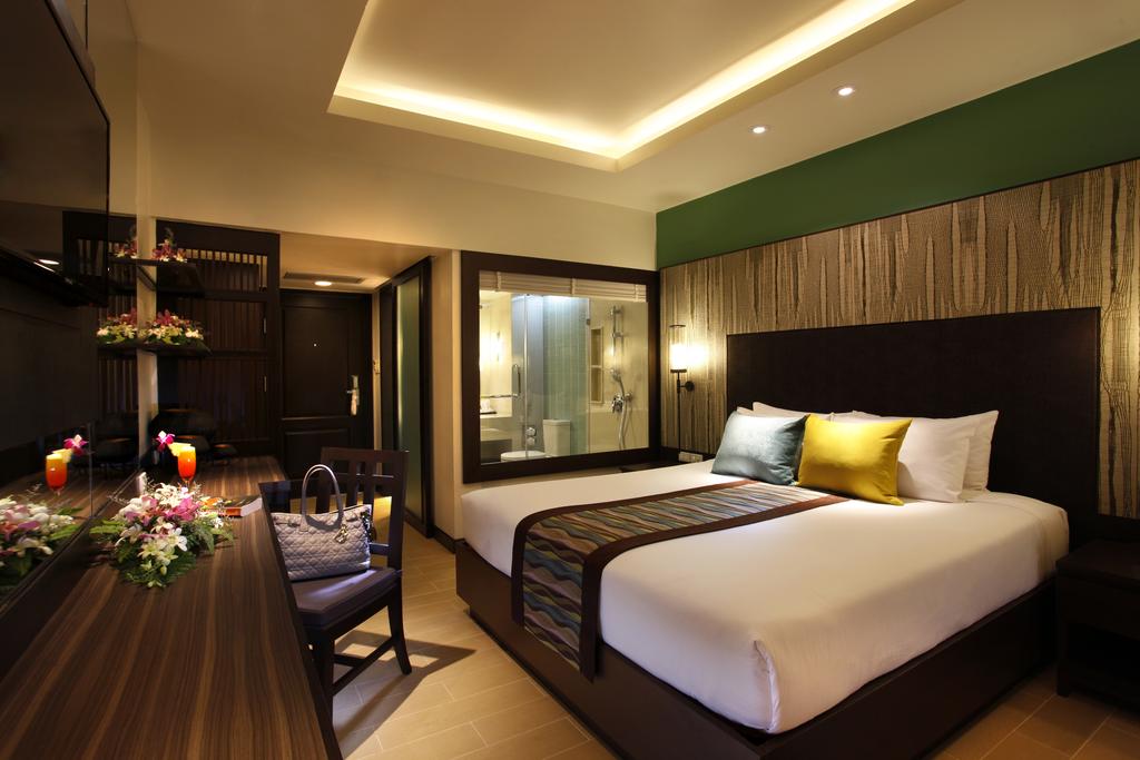 DELUXE ROOM