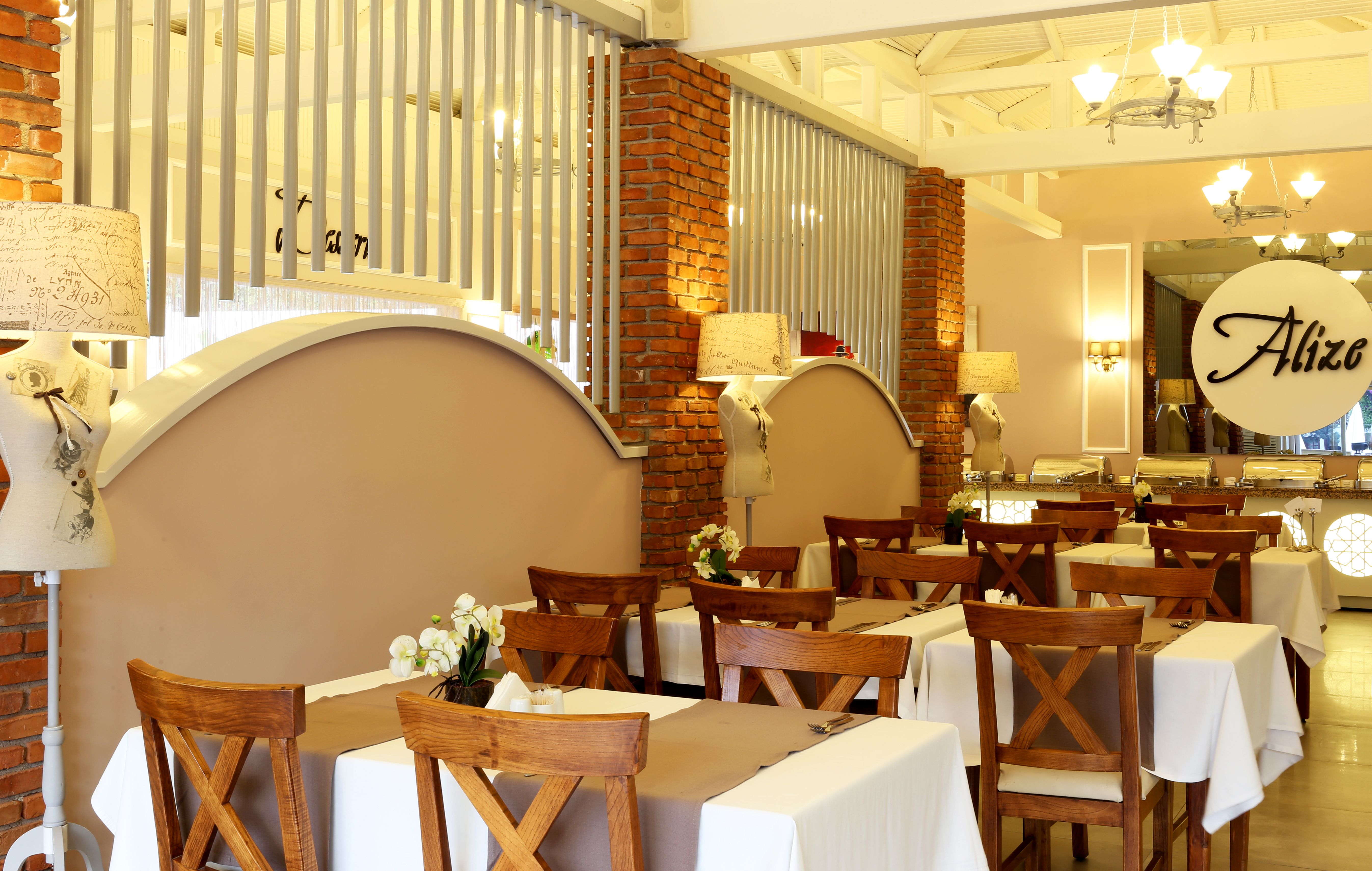 MAIN RESTAURANT