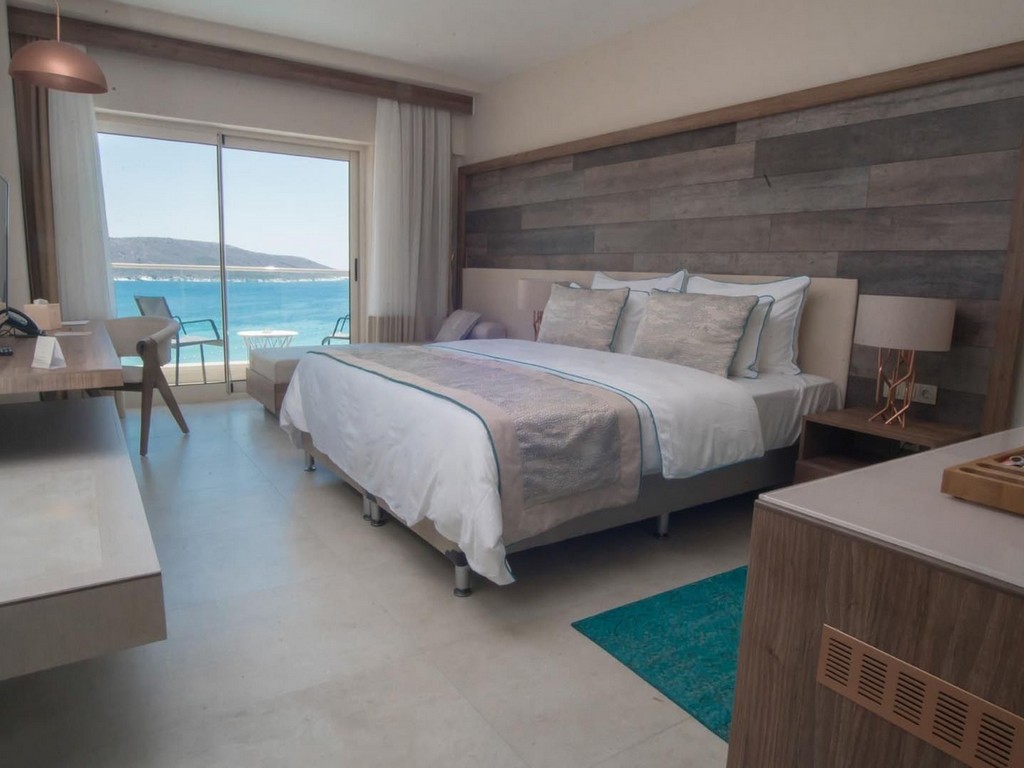 DELUXE SEAVIEW ROOM