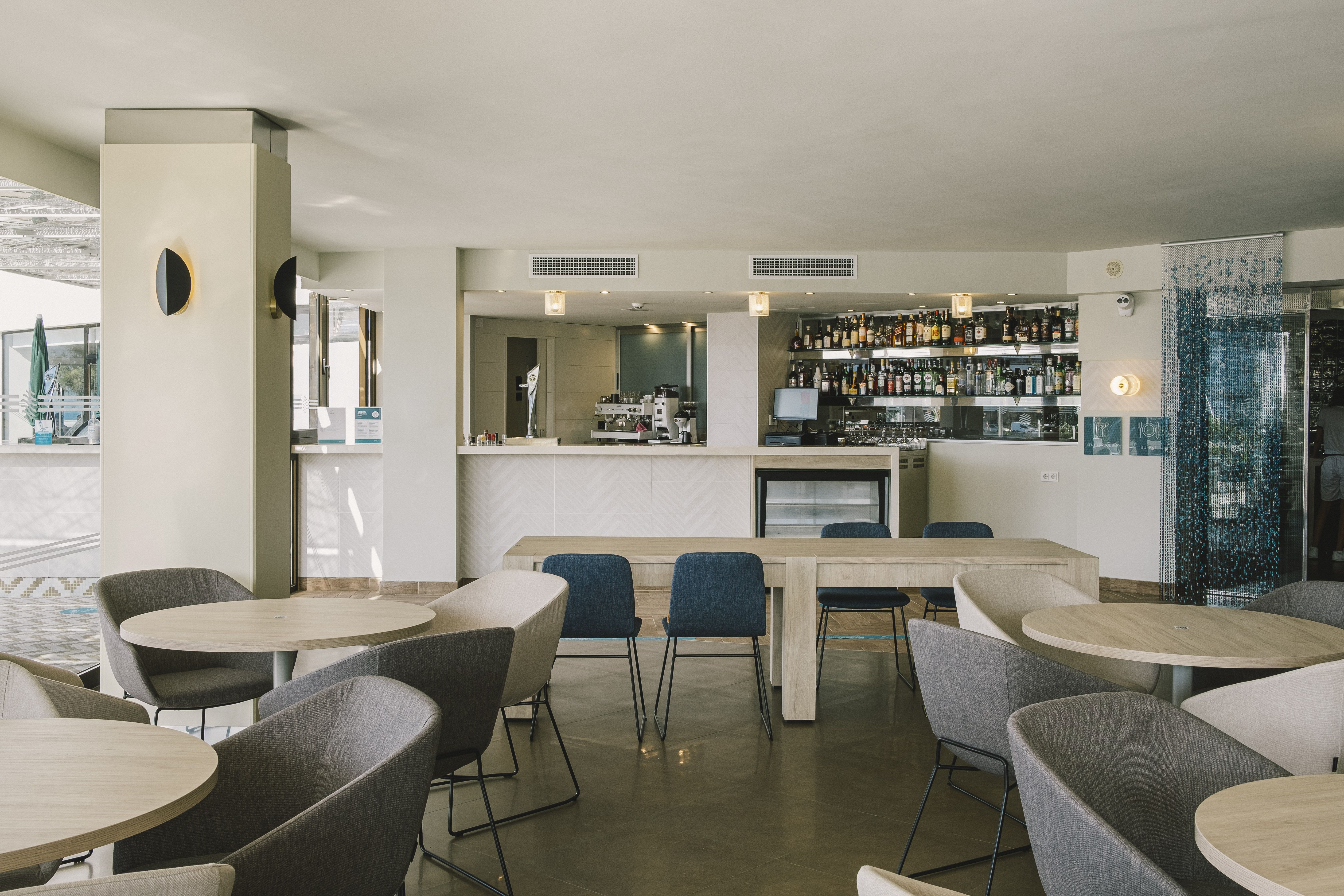 Kentia Bar