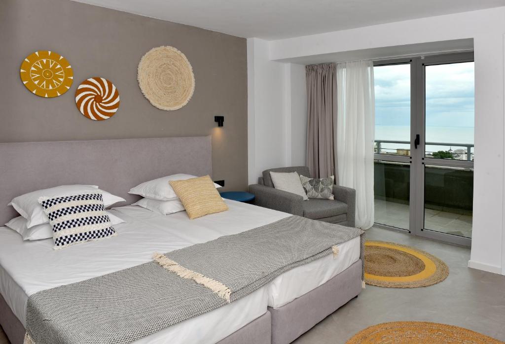 Twin Standard Room (Balcony or Terrace)