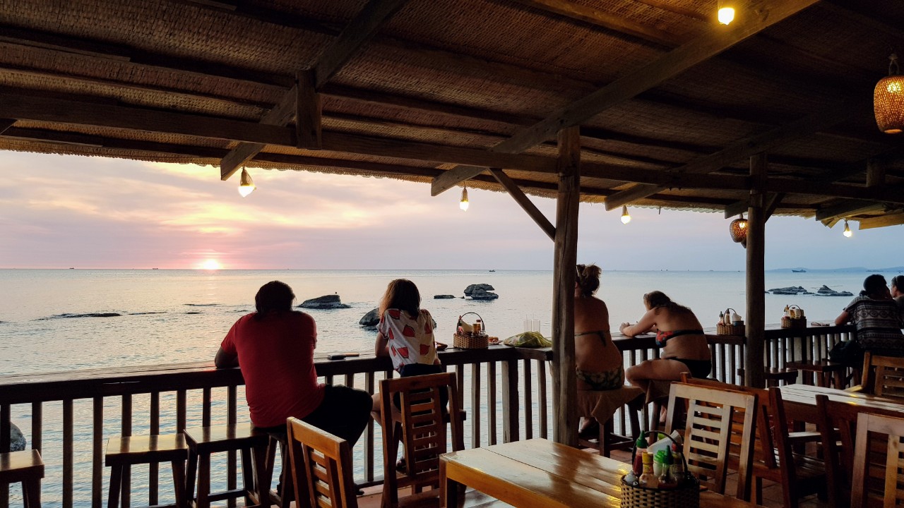 Freebeach Local Restaurant