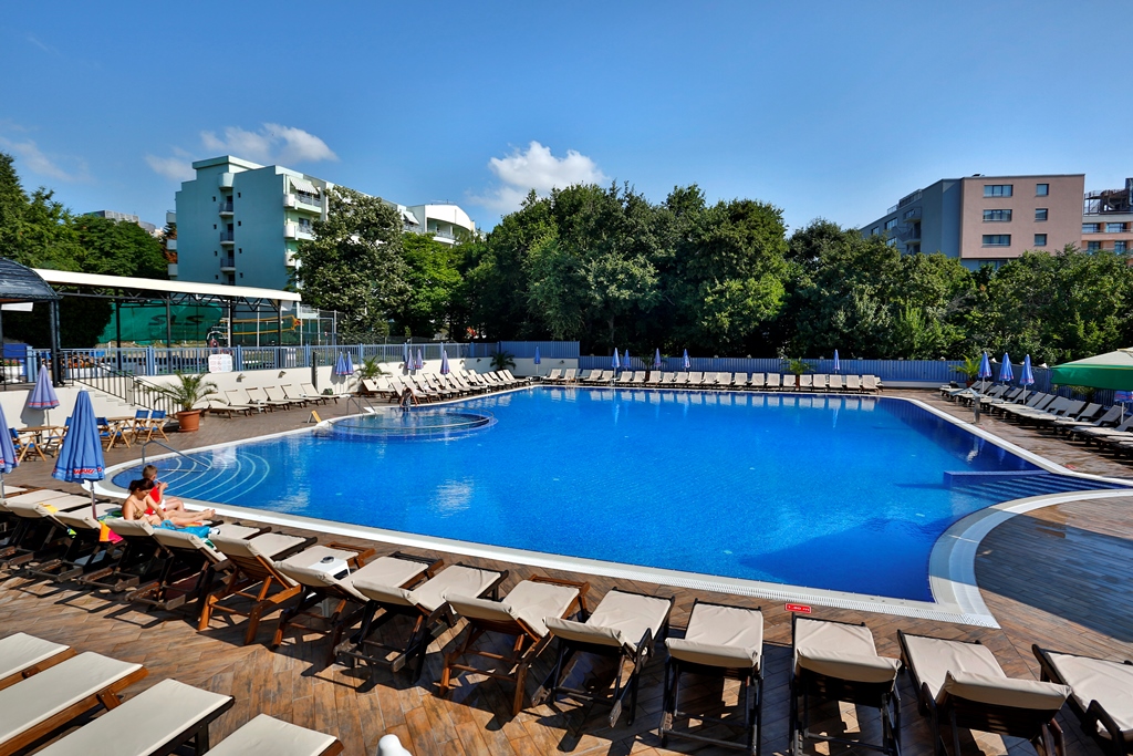 Piscina deschisă
