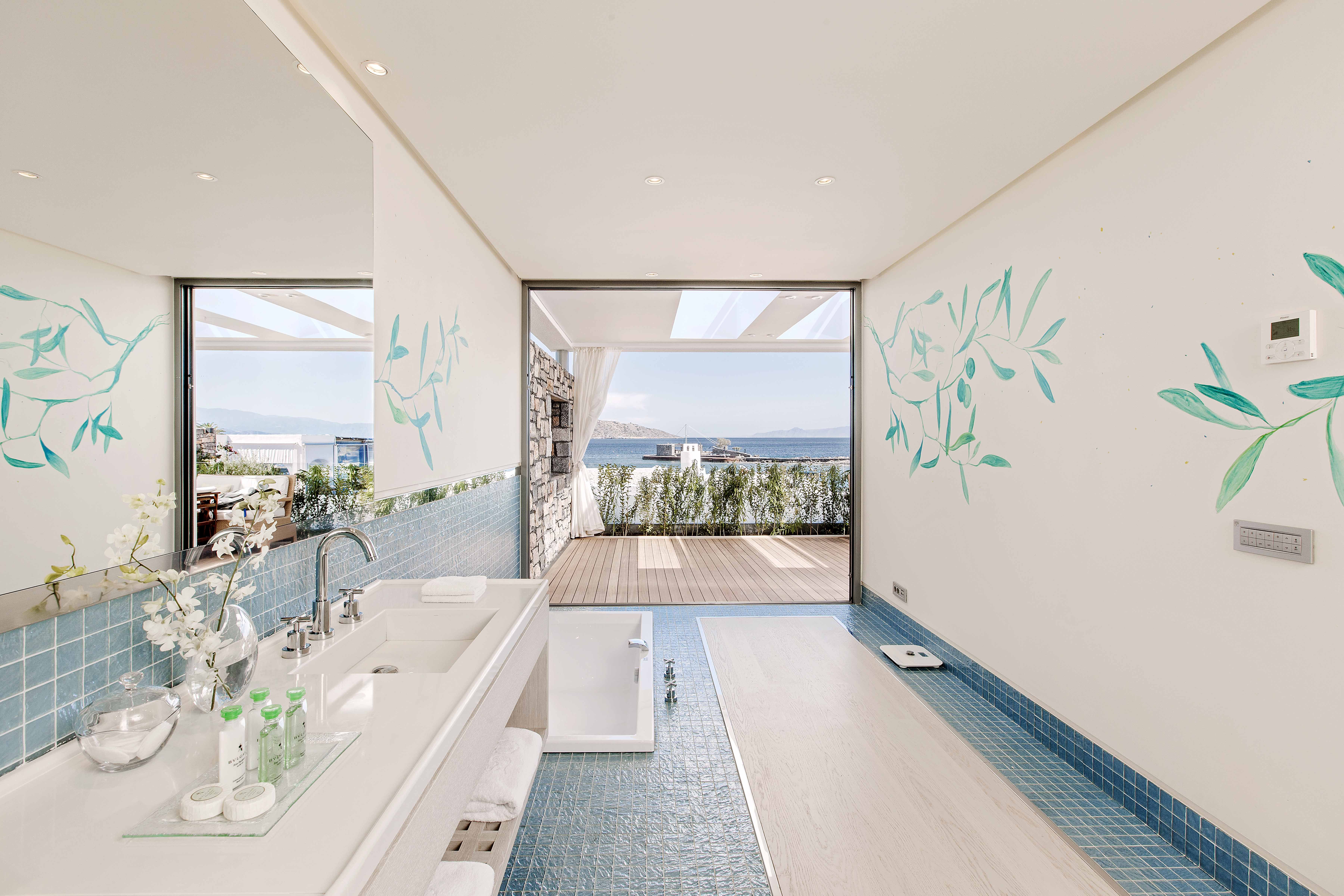 DELUXE BUNGALOW SUITE SEA VIEW OPEN PLAN